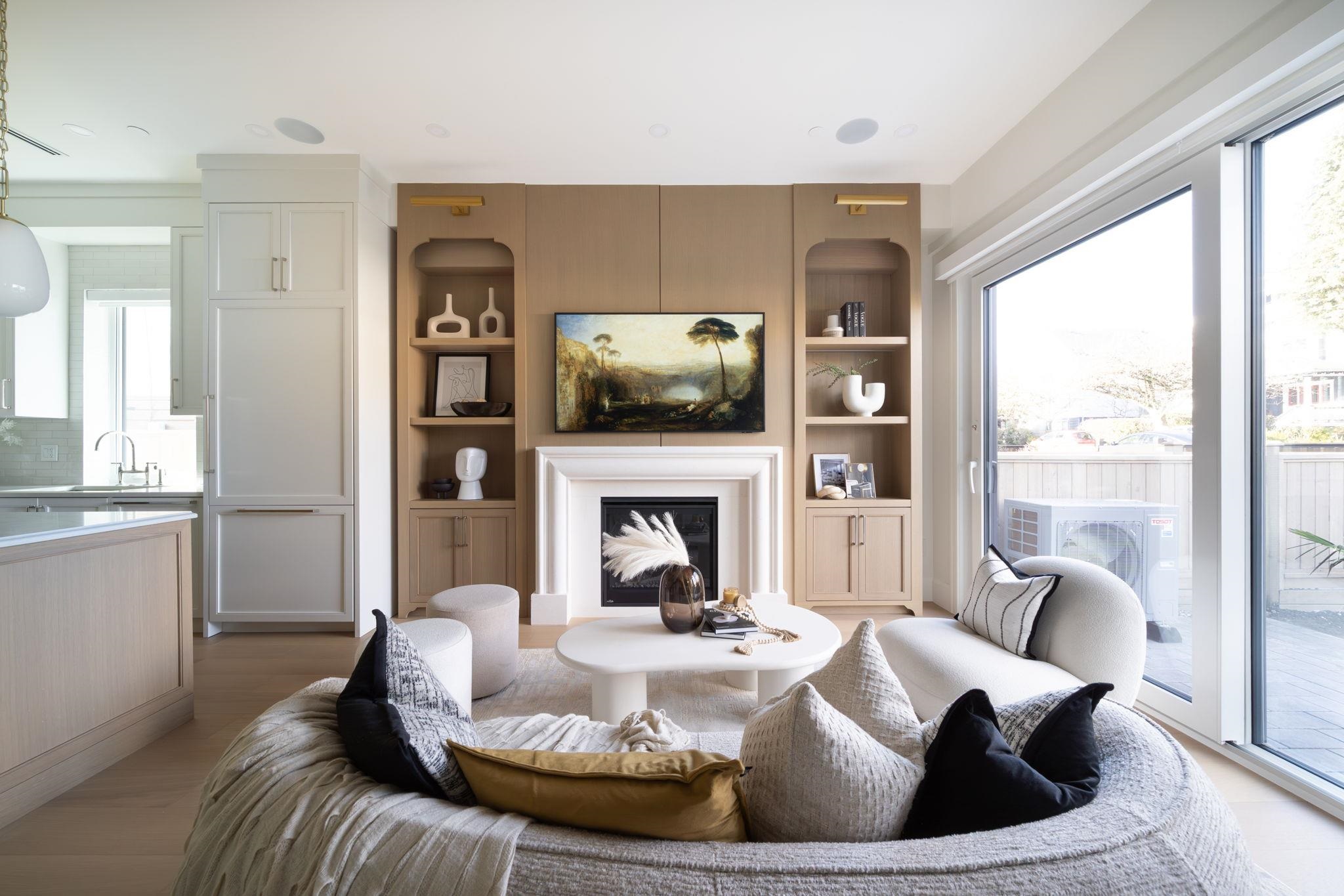 1 864 16TH AVENUE, R3090243, BC,