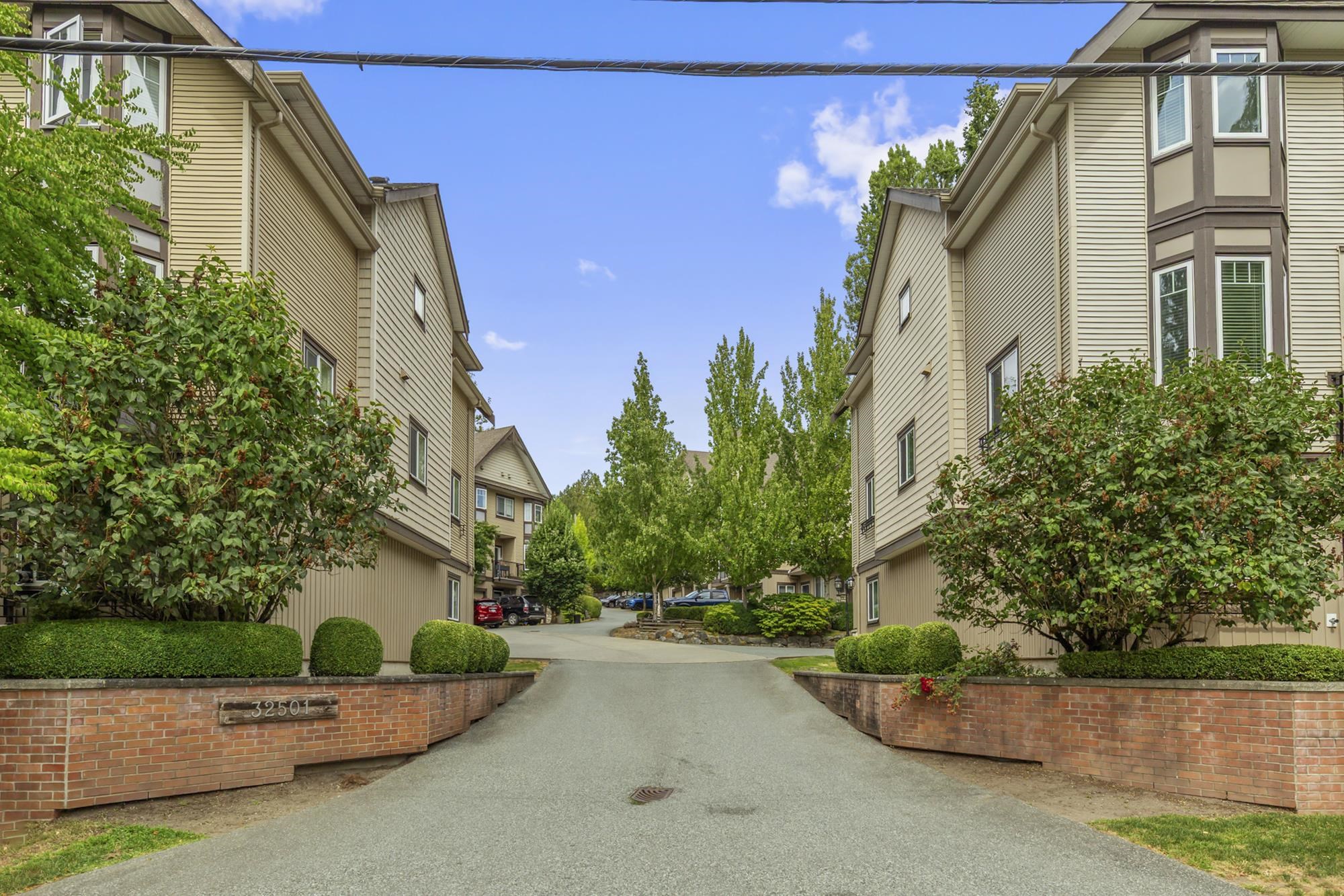 2 32501 FRASER CRESCENT, R3090416, BC,