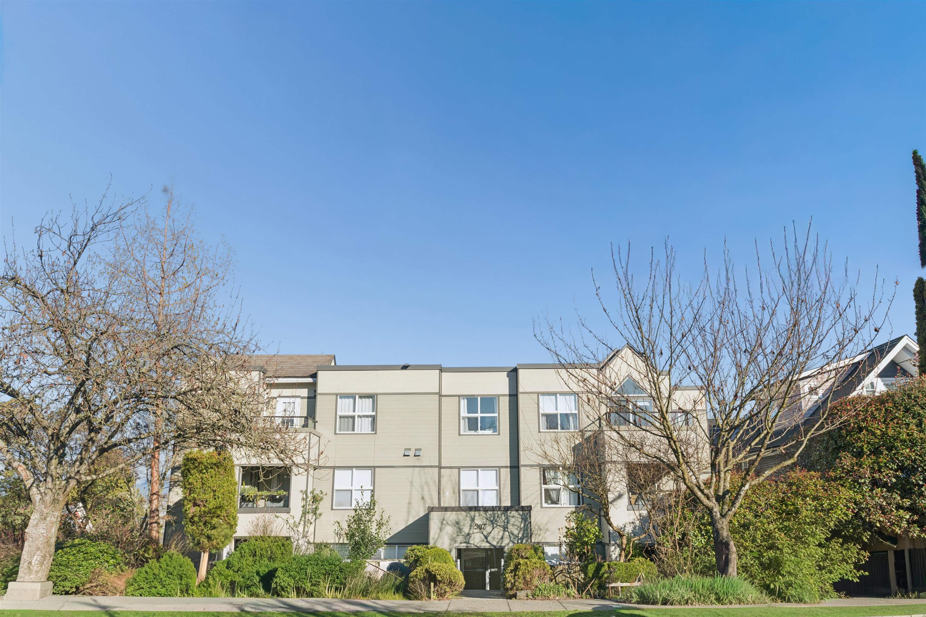 105 507 6TH AVENUE, R3090516, BC,