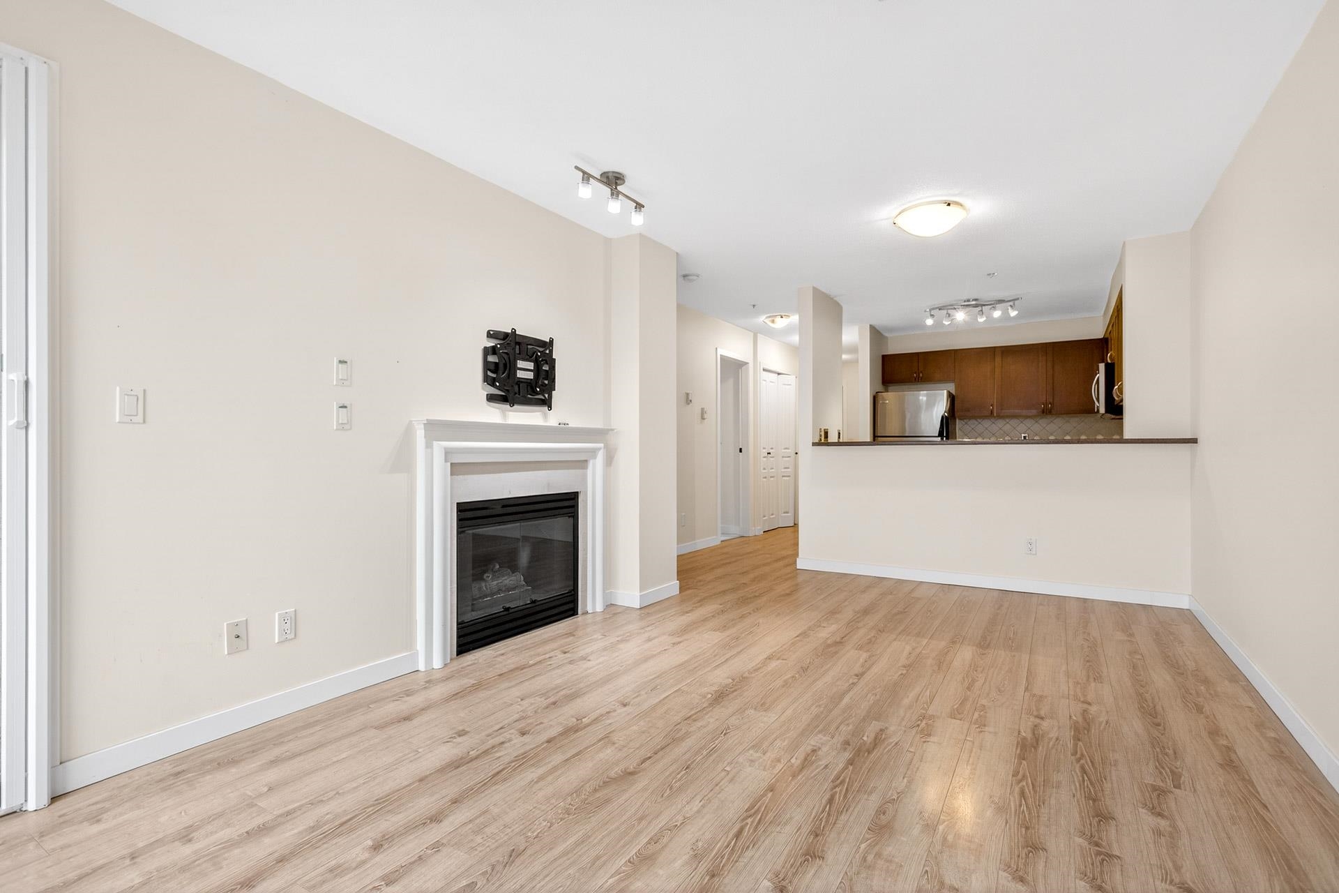 216 5800 ANDREWS ROAD, R3090584, BC,