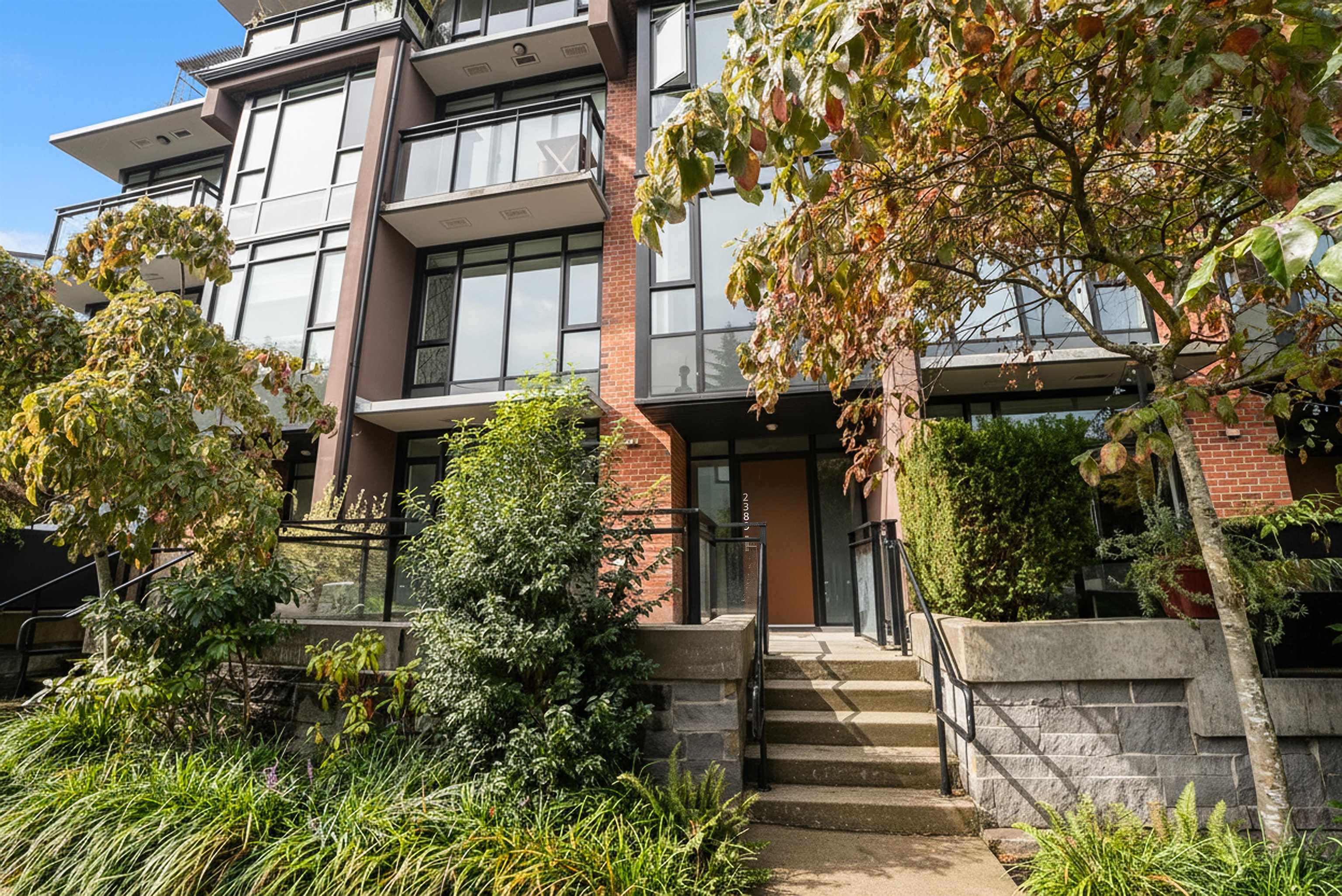 2389 SCOTIA STREET, Vancouver BC V5T 0B2, R3090711, BC,