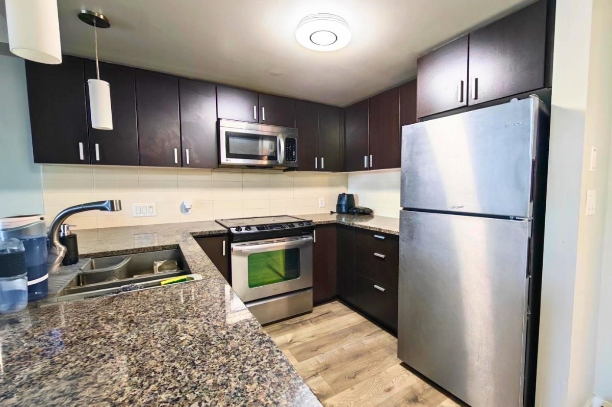 319 7511 120 STREET, R3090798, BC,