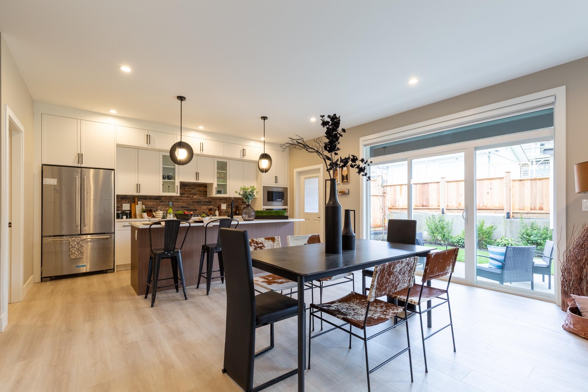 3 1211 THOMAS AVENUE, R3091013, BC,