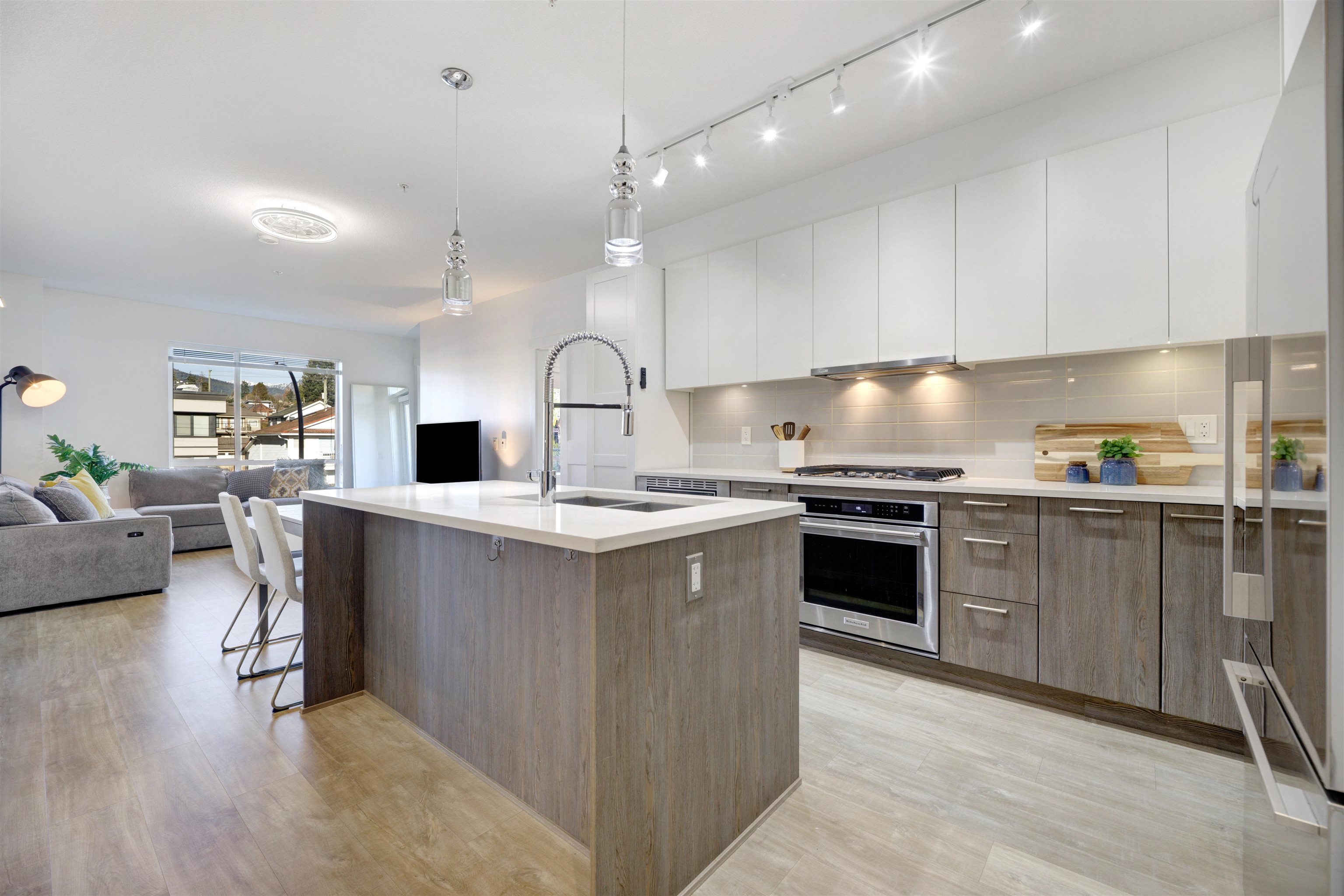 306 625 3RD STREET, R3091538, BC,