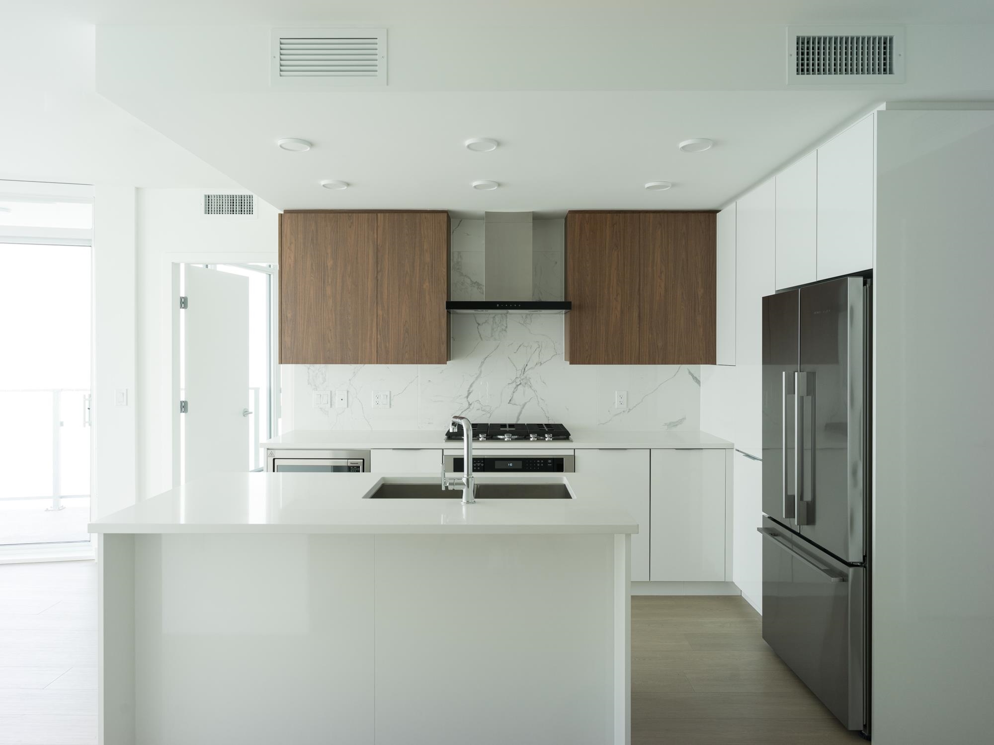 2402 7683 PARK CRESCENT, R3091886, BC,