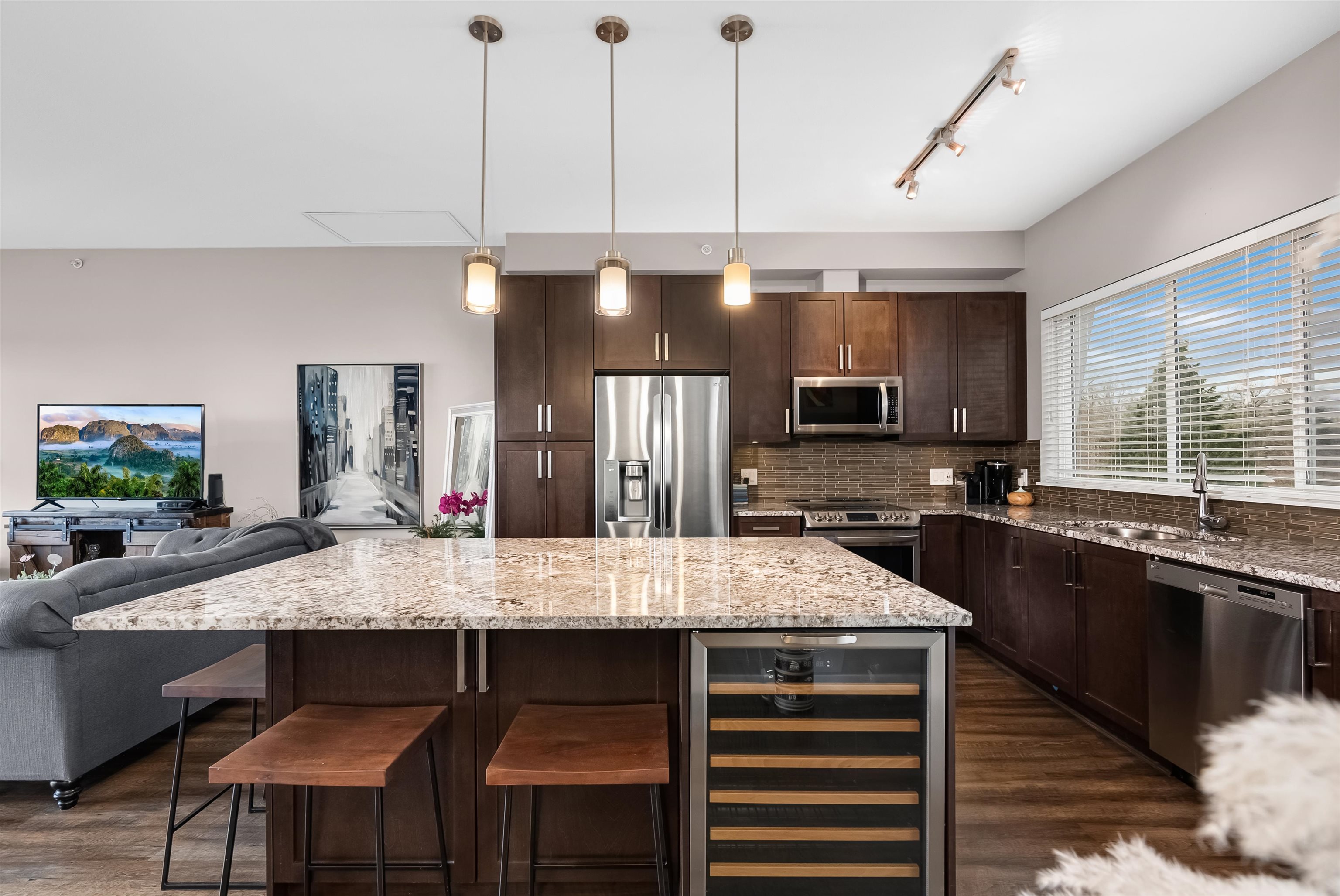 410 6470 194 STREET, R3092009, BC,