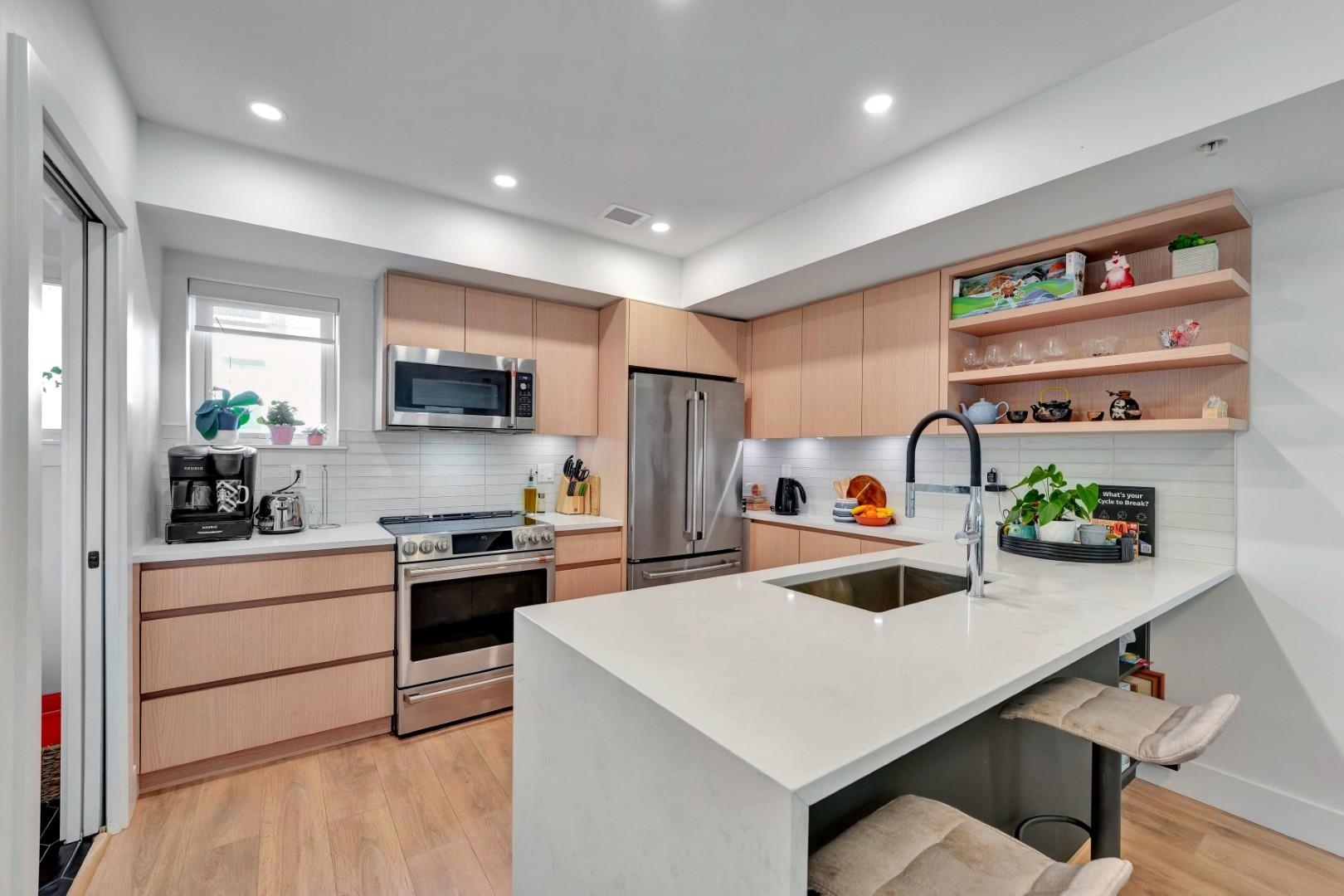 3 752 3RD STREET, R3092121, BC,