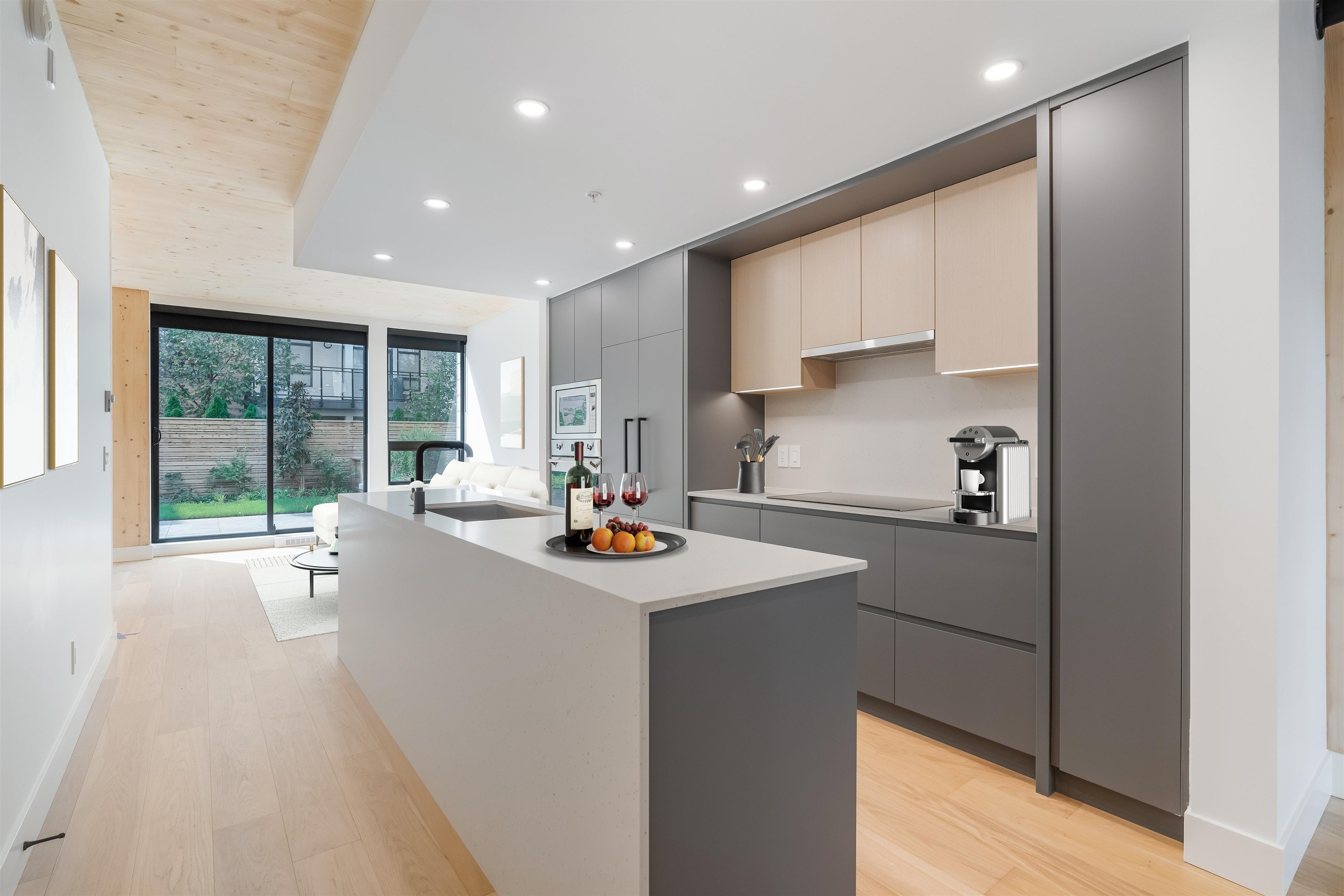 121 310 SALTER STREET, R3092305, BC,