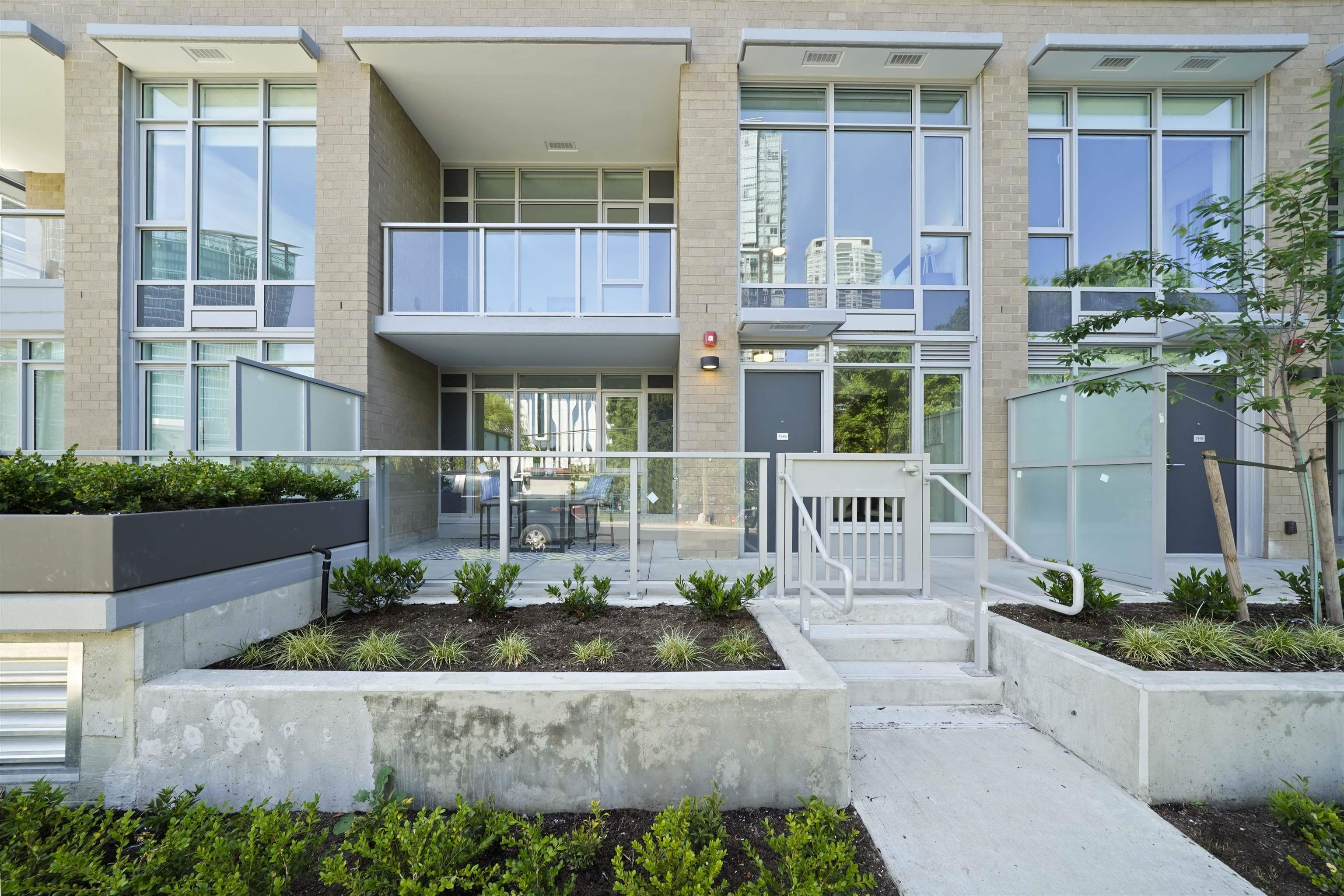 8 13350 CENTRAL AVENUE, R3092470, BC,