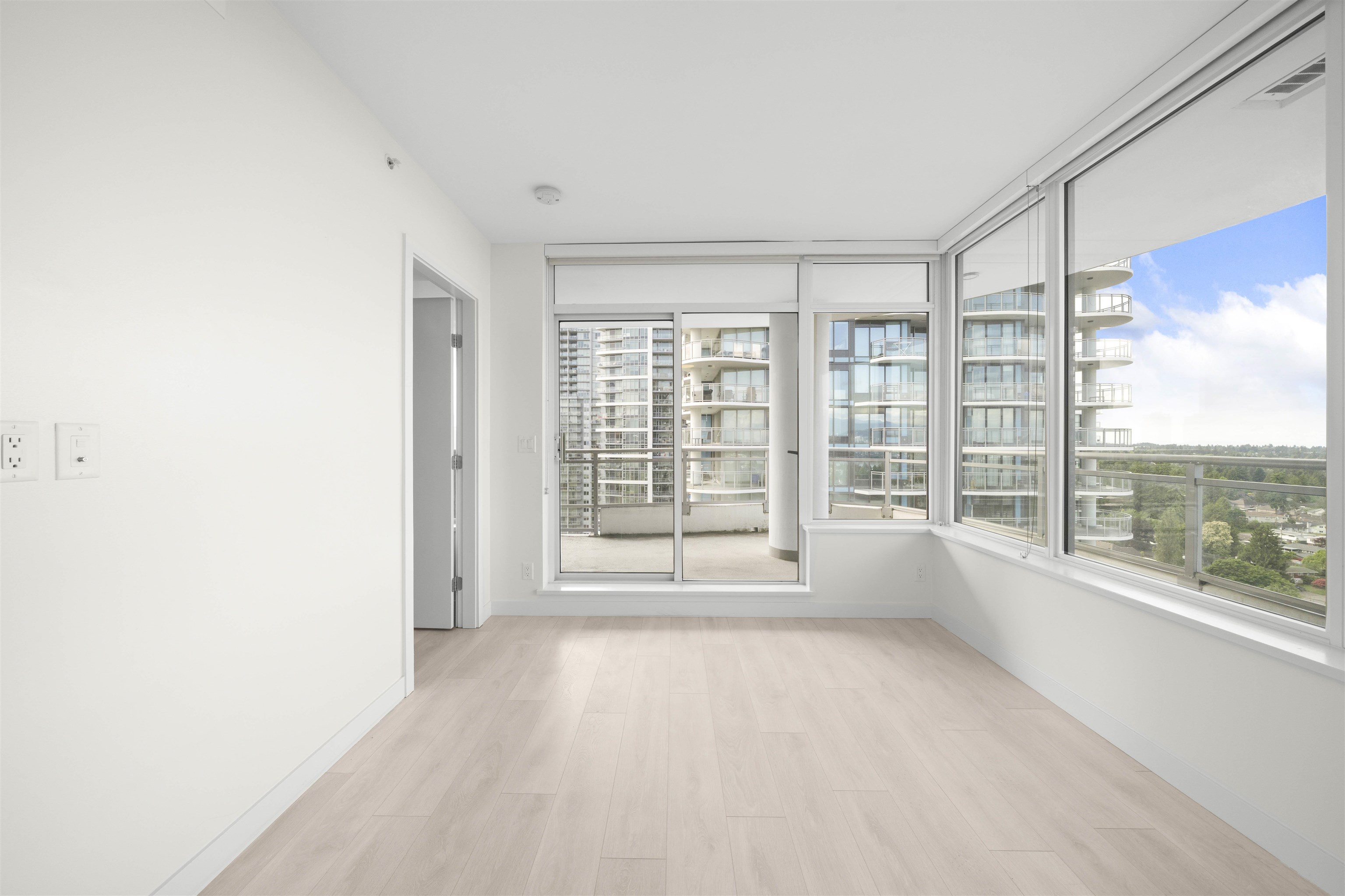 2108 13318 104 AVENUE, R3092527, BC,