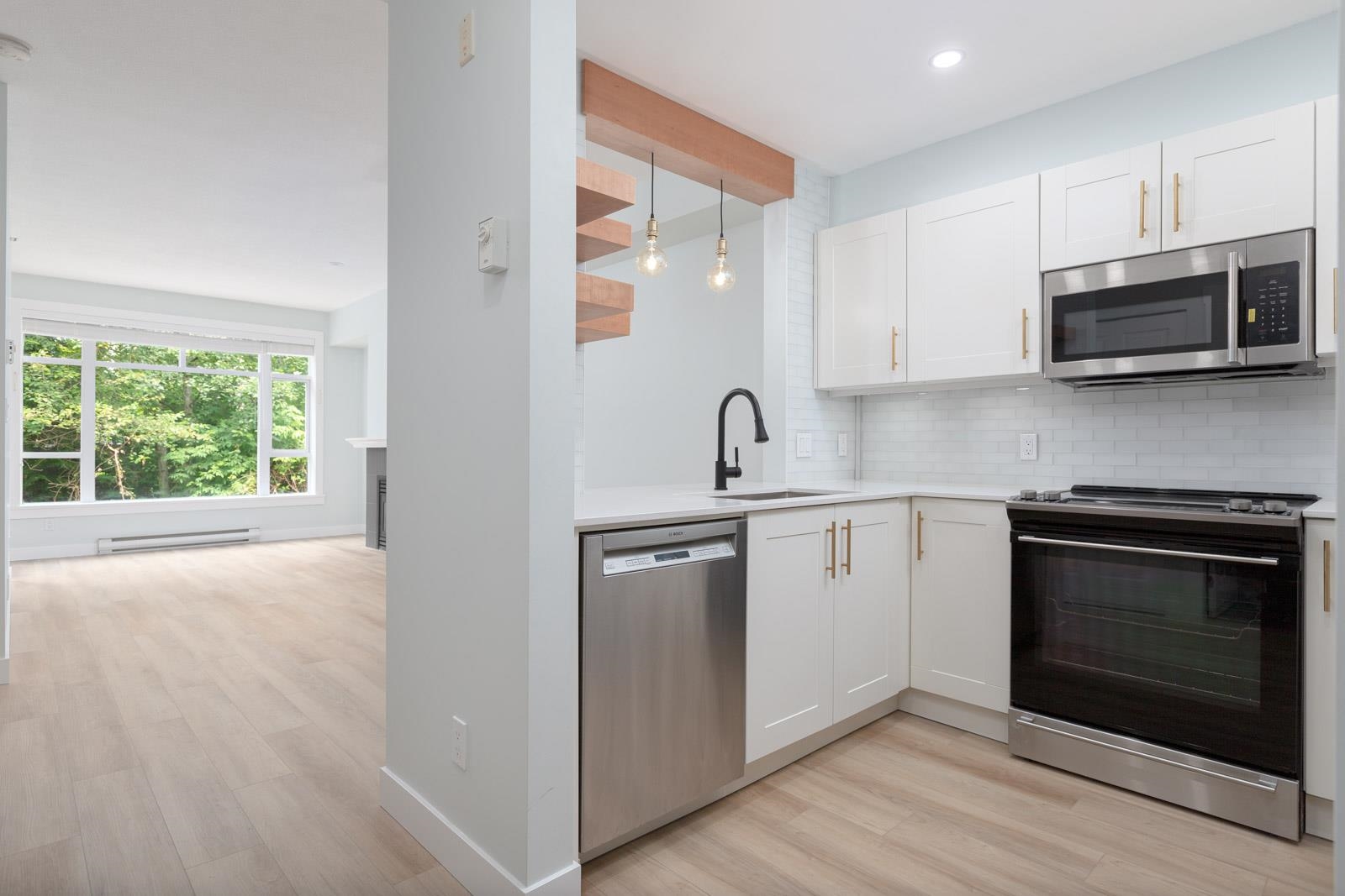 327 3600 WINDCREST DRIVE, R3092535, BC,