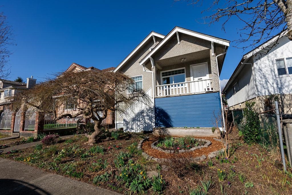 2867 E GEORGIA STREET, Vancouver BC V5K 2K3, R3092582, BC,