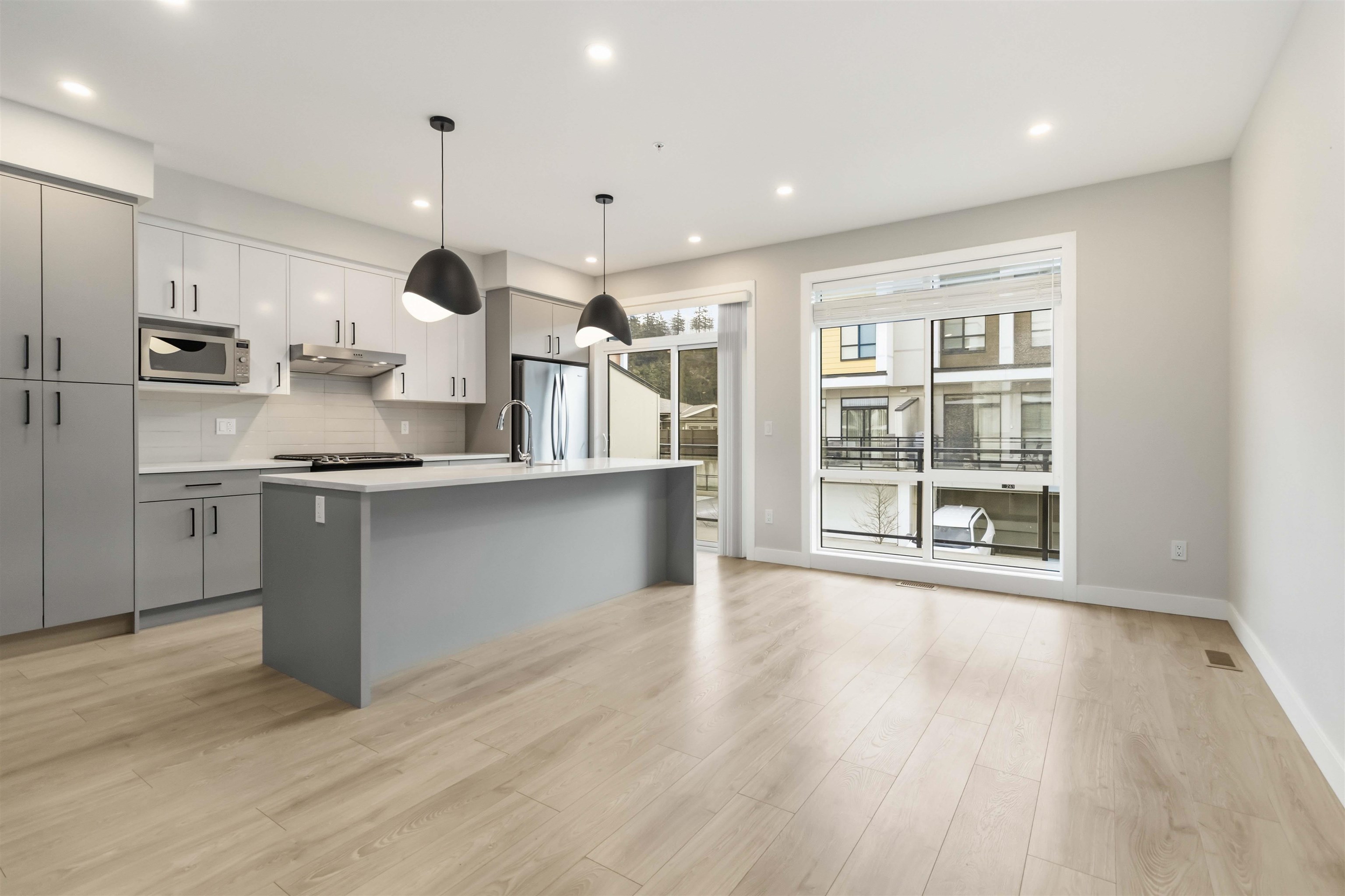 211 46150 THOMAS ROAD, R3092645, BC,