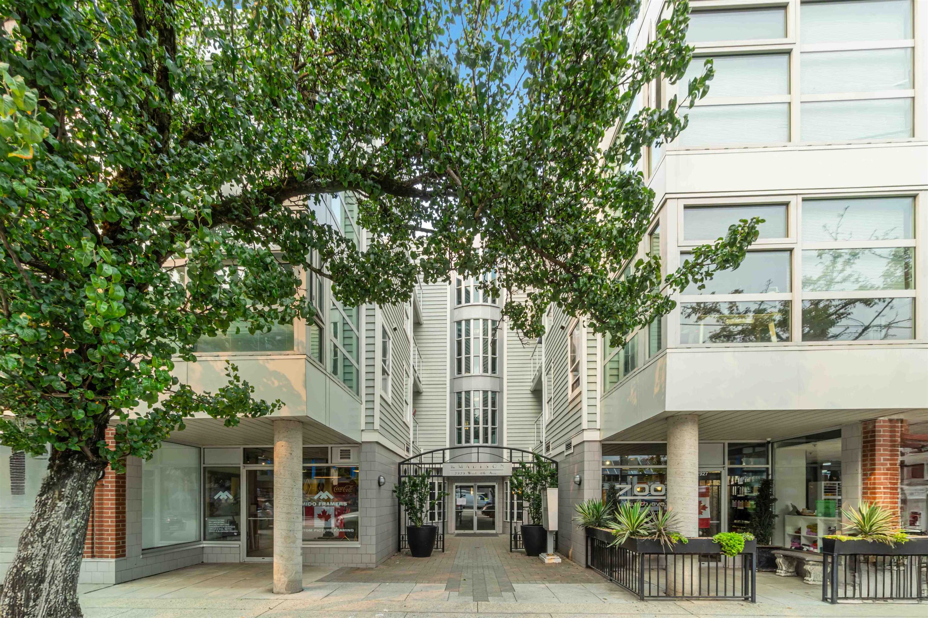 307 2929 4TH AVENUE, R3092673, BC,