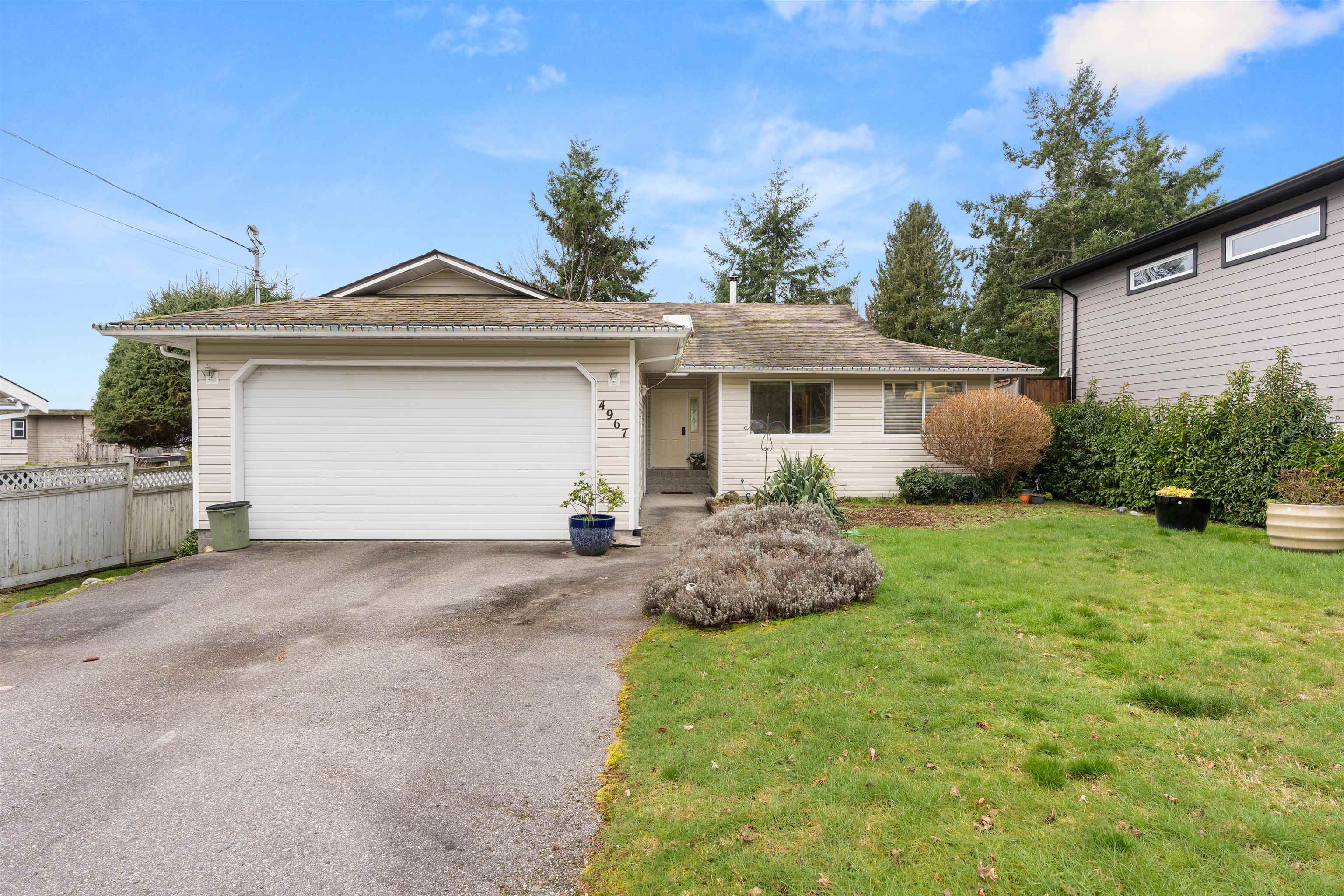 4967 LAUREL AVENUE, Sechelt BC V7Z 0B7, R3092710, BC,