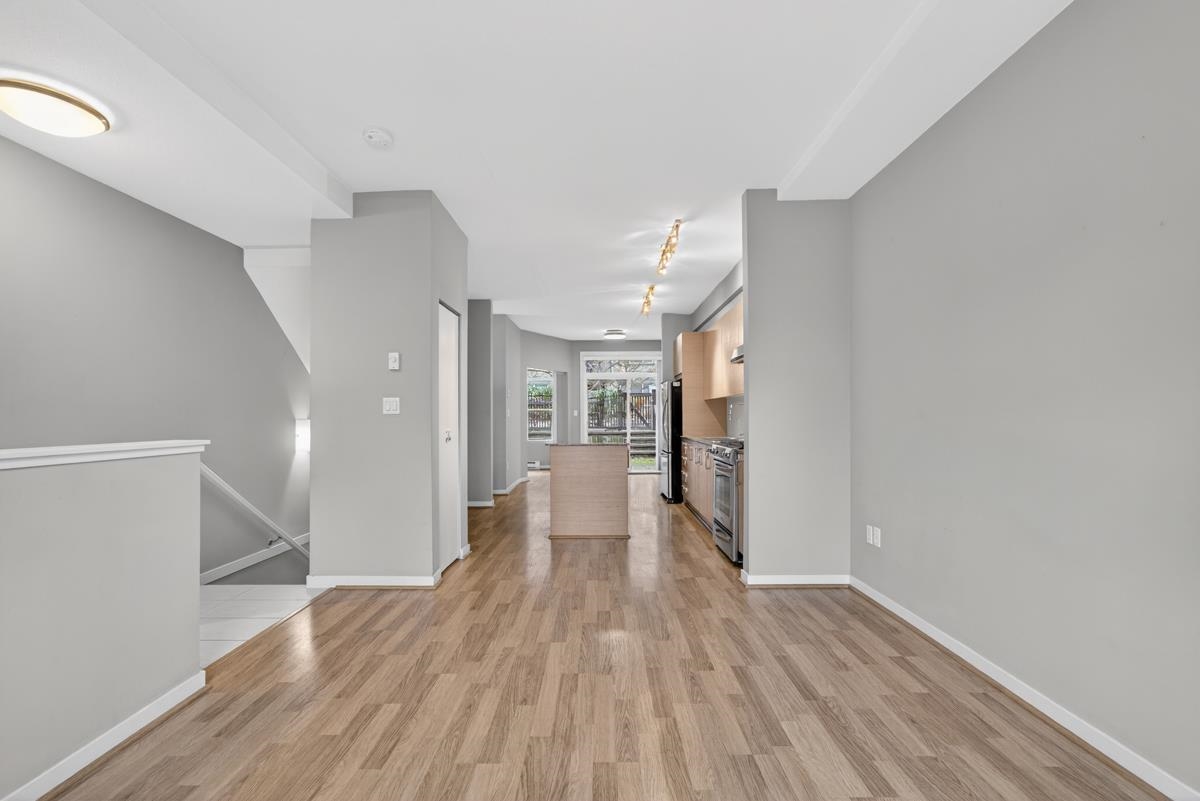 7 5881 IRMIN STREET, R3092714, BC,