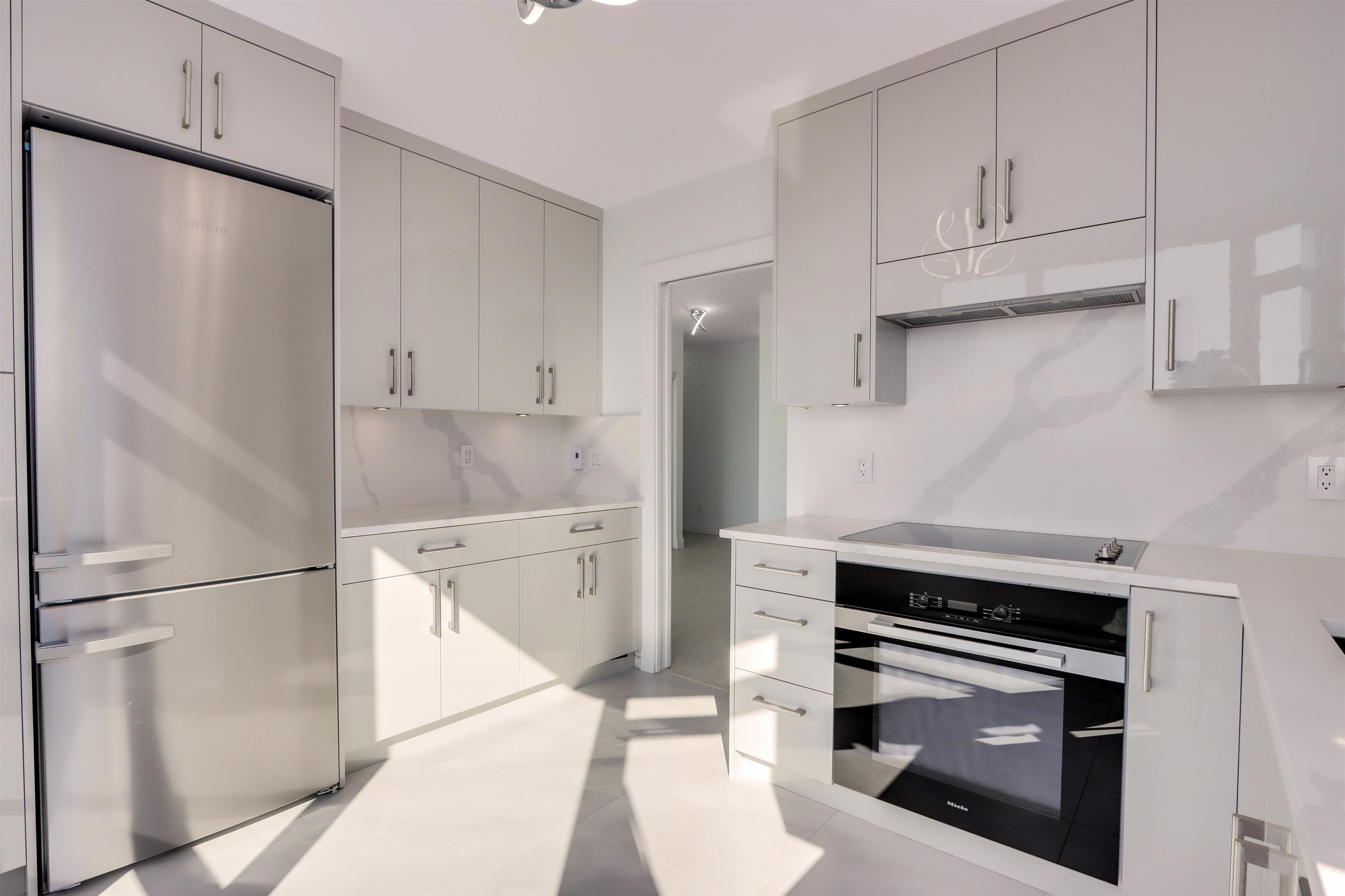 1203 140 14TH STREET, R3092858, BC,