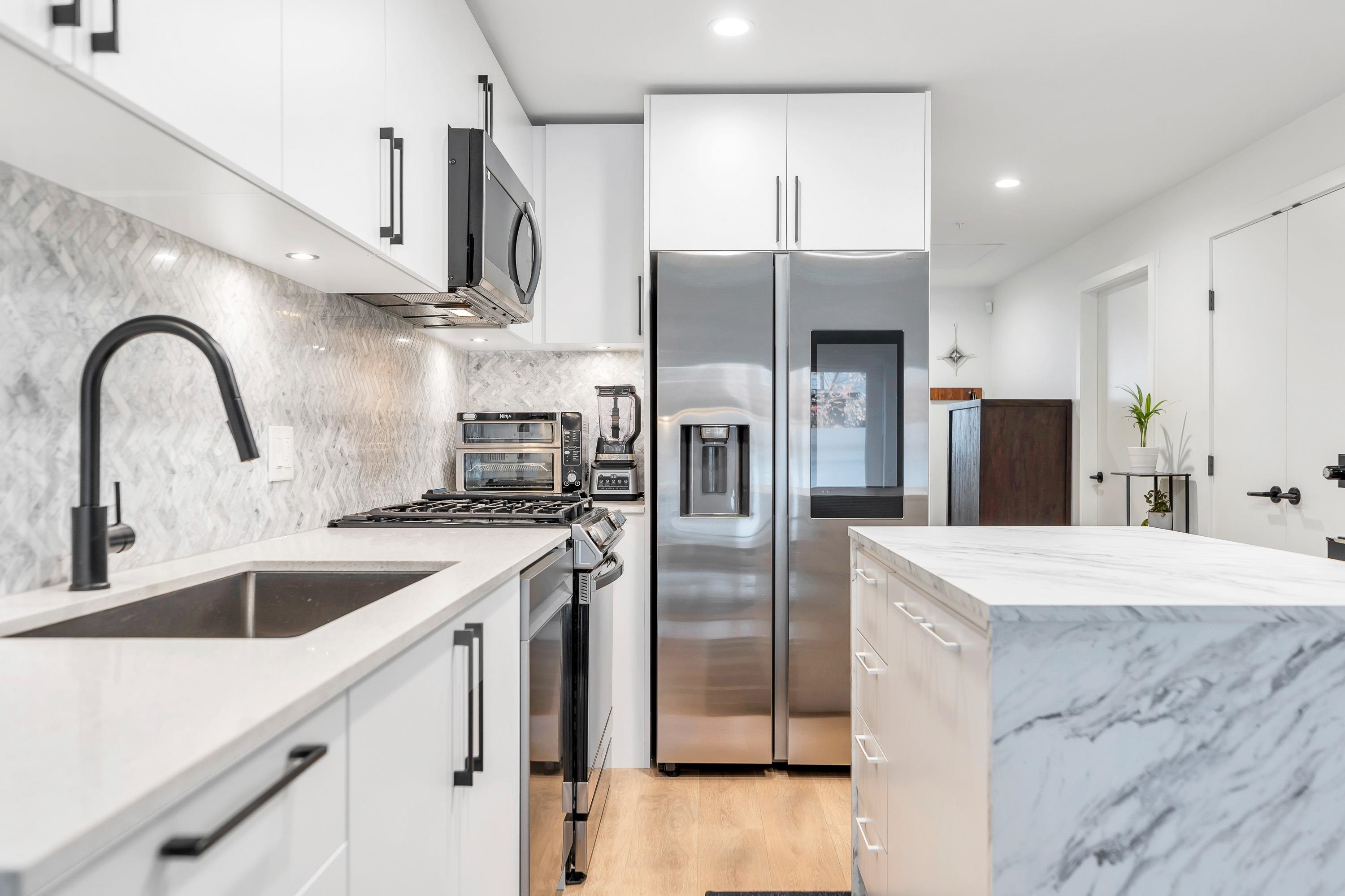 146 545 2ND STREET, R3093159, BC,