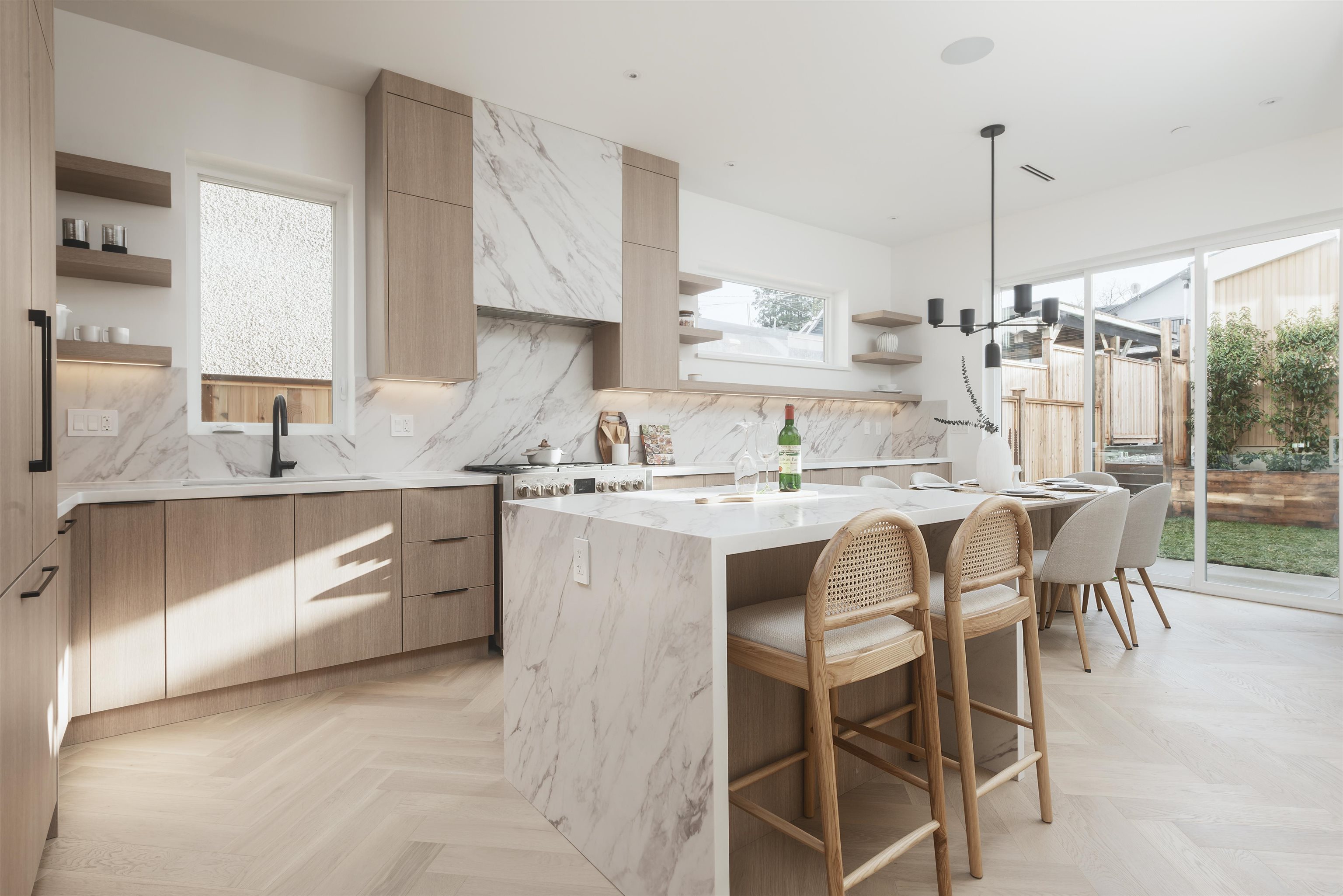 2 2130 2ND AVENUE, R3093190, BC,