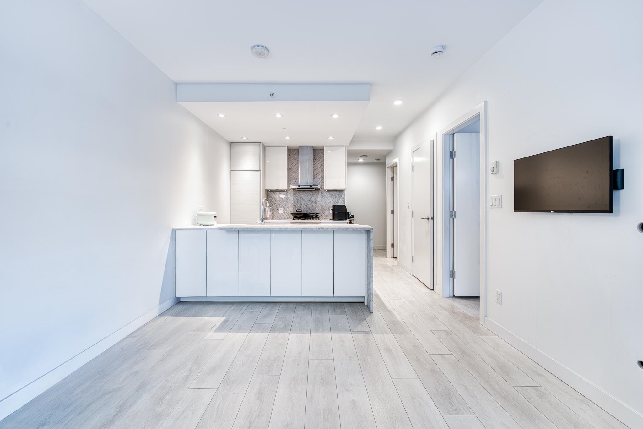 1711 6098 STATION STREET, R3093764, BC,