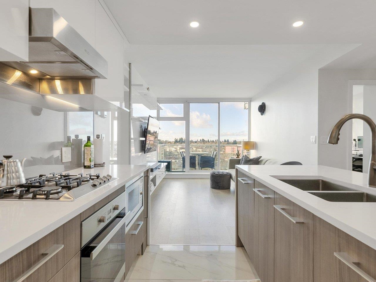 1106 2221 30TH AVENUE, R3093776, BC,