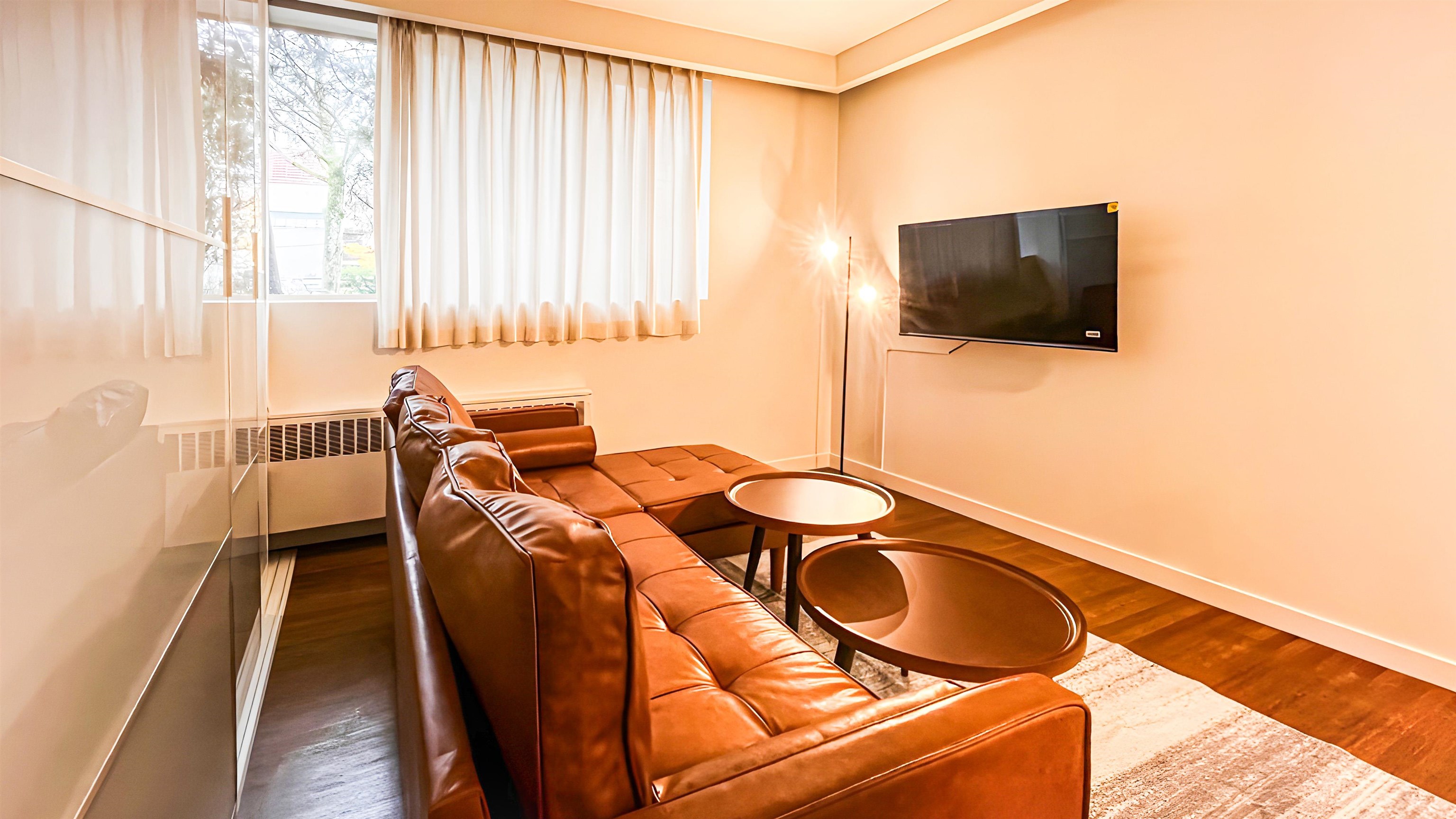 002 1925 NELSONSTREET, R3093852, BC,