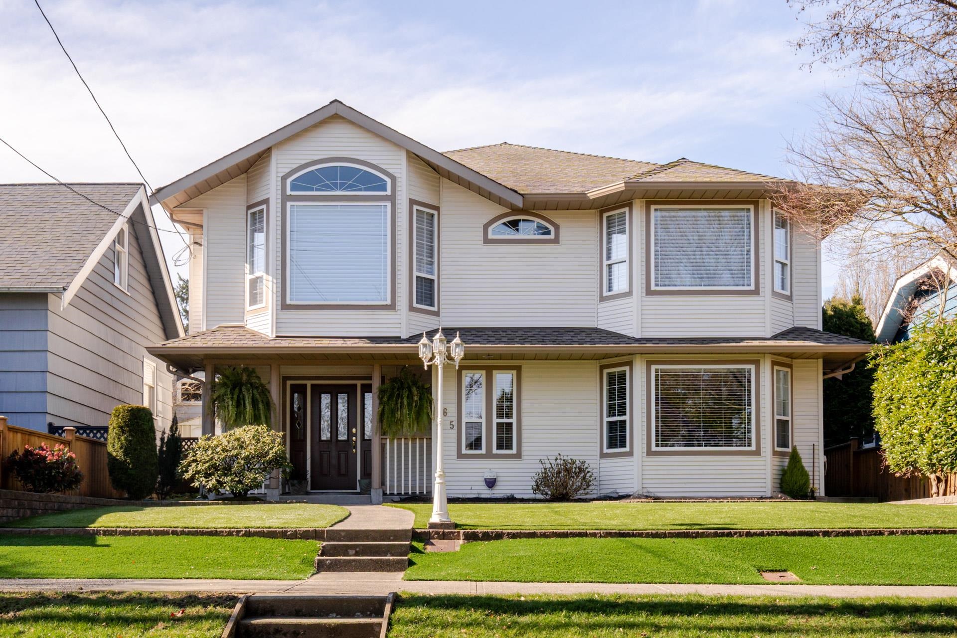 MLS® listing #R3093933 for sale located at 465 GARRETT STREET, New Westminster BC V3L 3S3