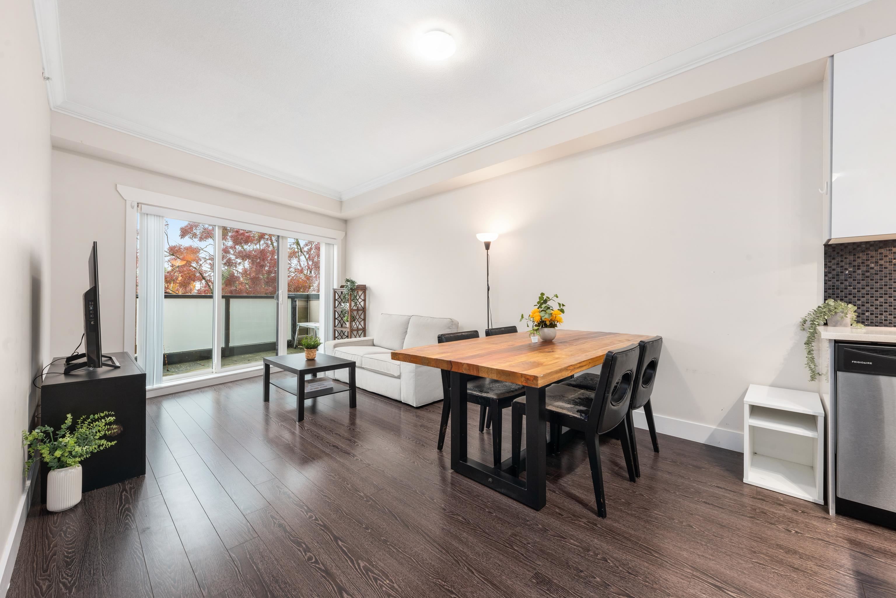 401 3437 KINGSWAY, R3094803, BC,