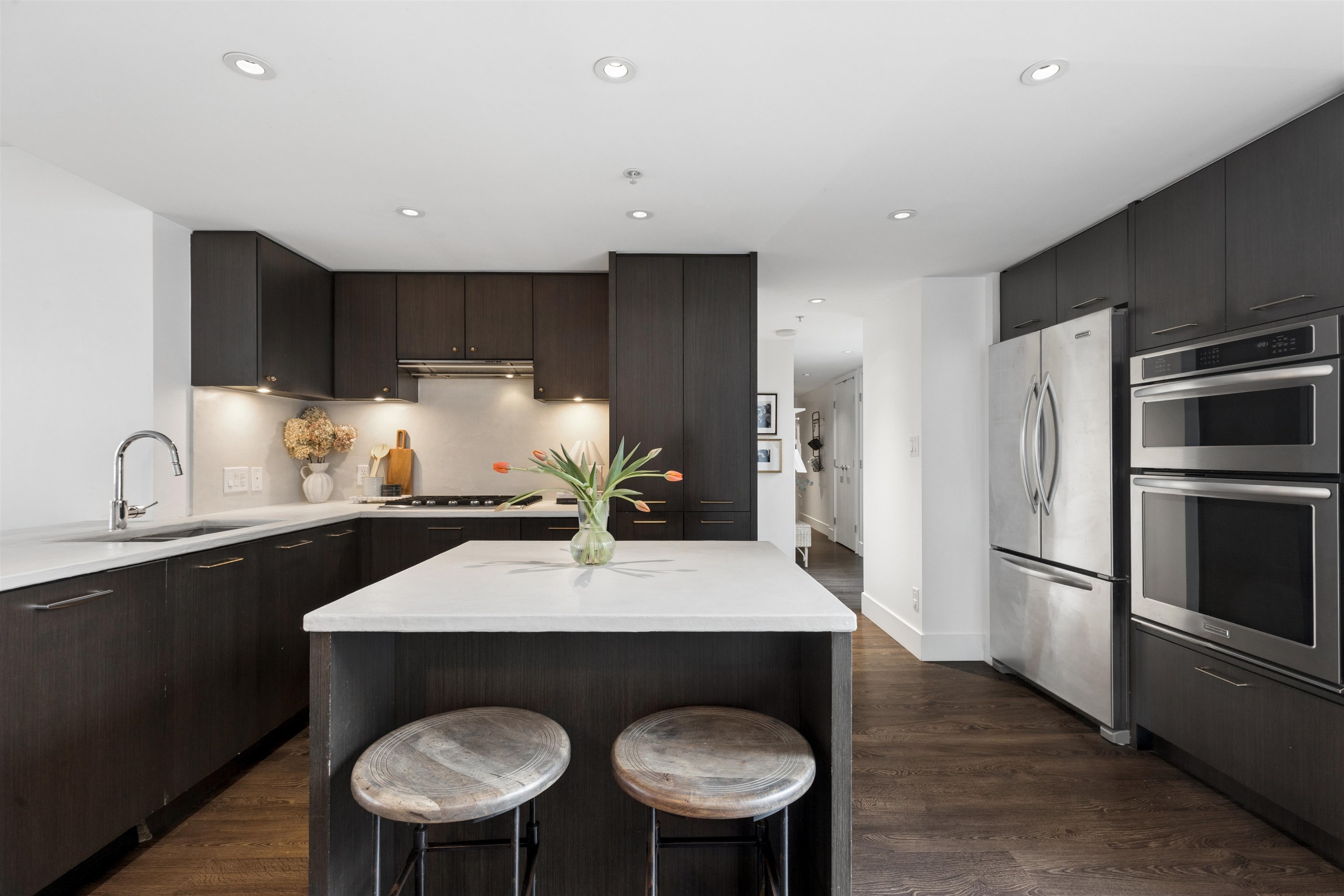 303 150 15TH STREET, R3094827, BC,