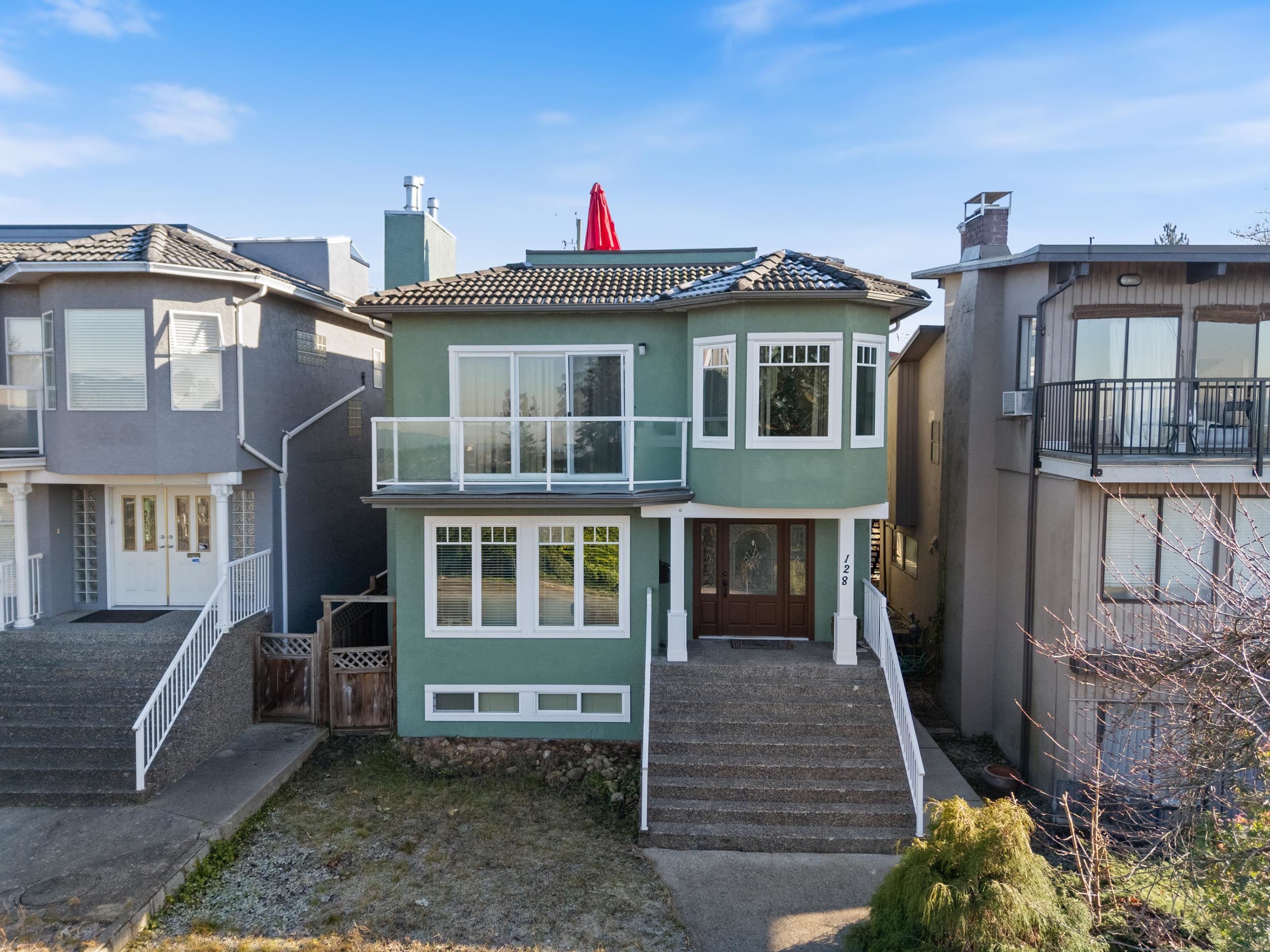 128 HYTHE AVENUE, Burnaby BC V5B 3H7, R3094831, BC,