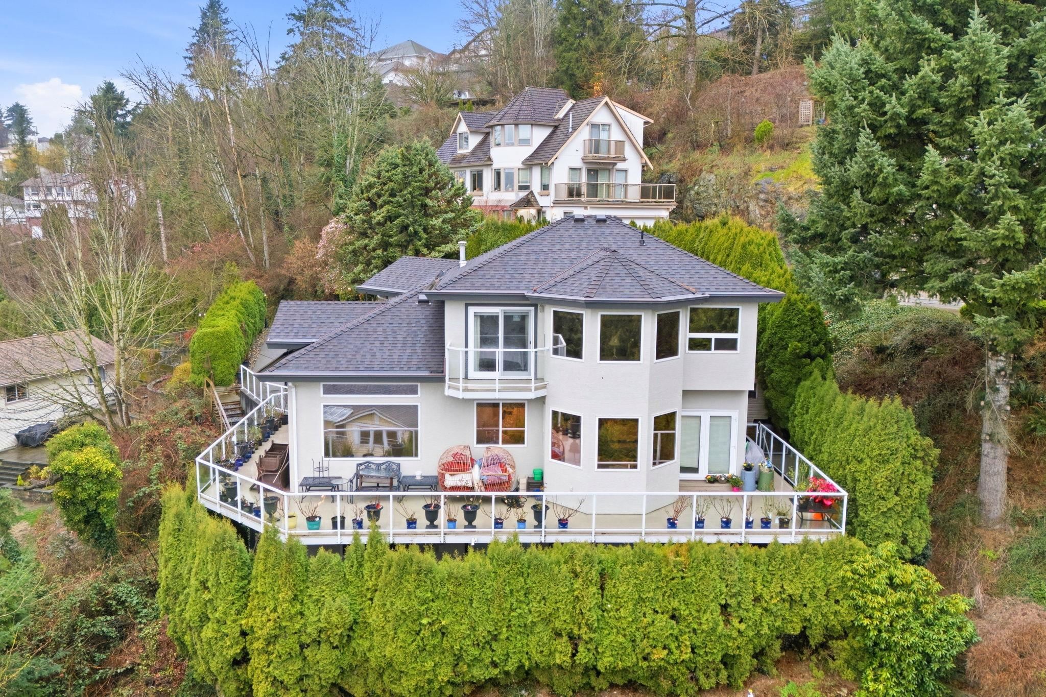 2247 2247 MOUNTAIN DRIVE, R3094844, BC,