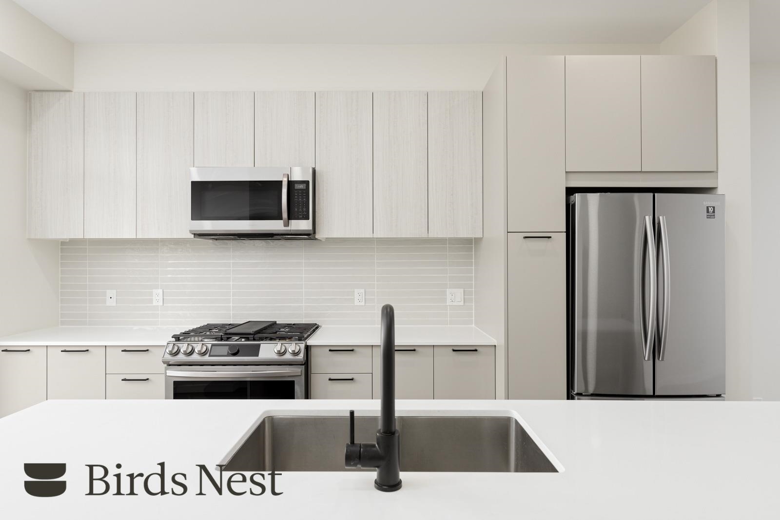 9 488 FURNESS STREET, R3094976, BC,