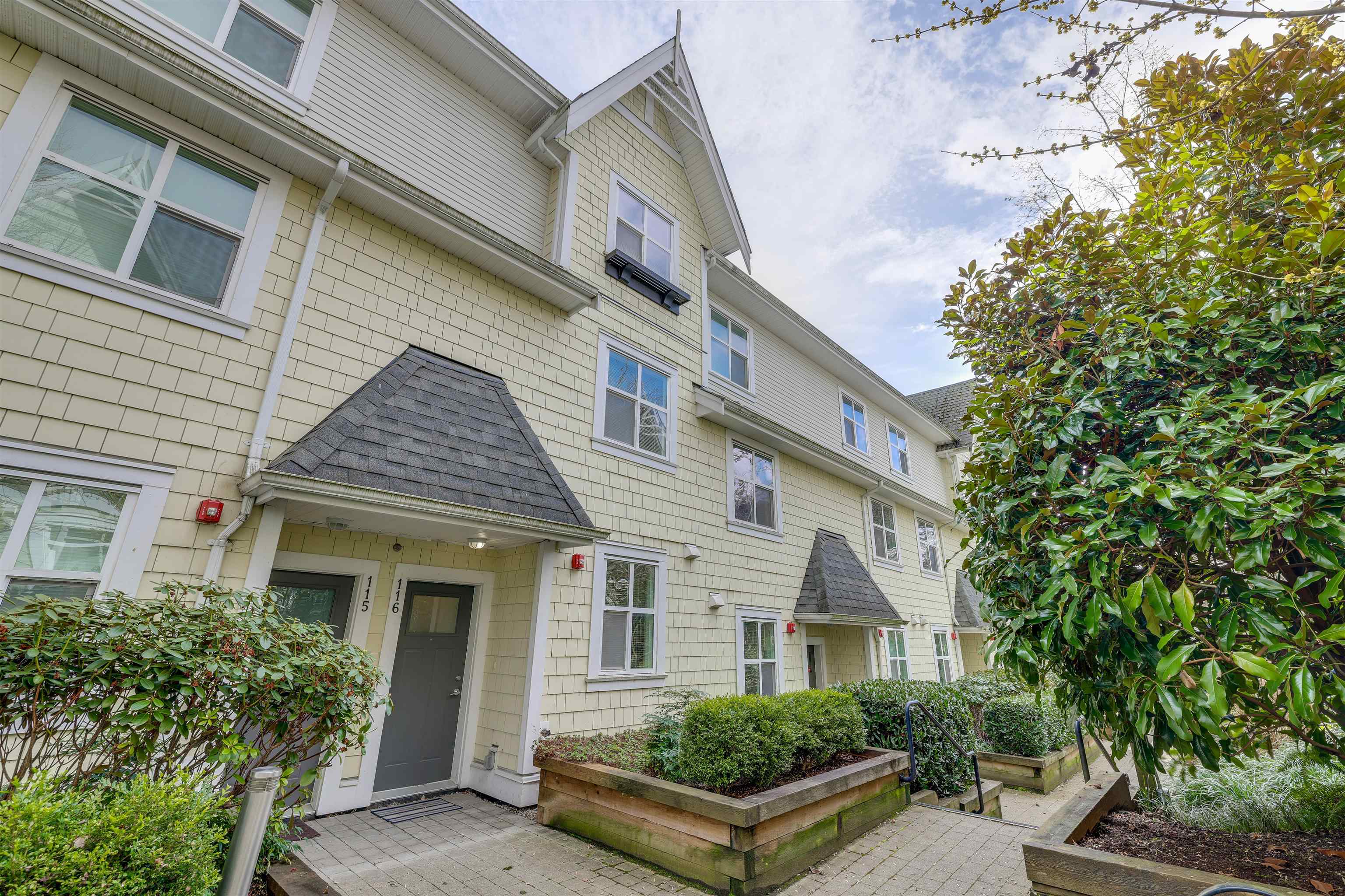 116 7250 18TH AVENUE, R3095097, BC,