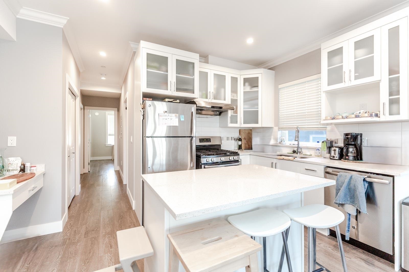 301 4573 SLOCAN STREET, R3095196, BC,