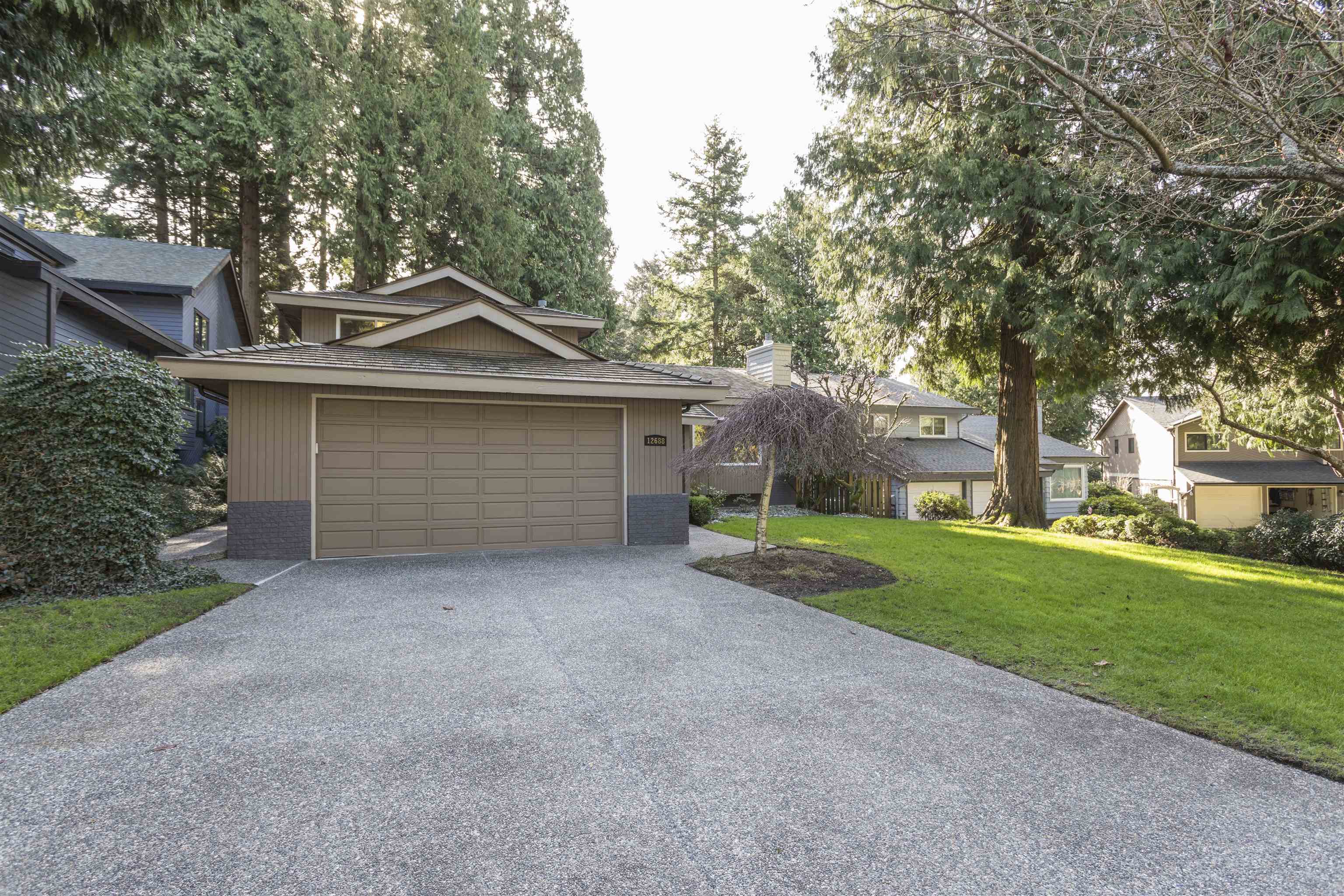 12688 18A AVENUE, Surrey BC V4A 5V2, R3095618, BC,