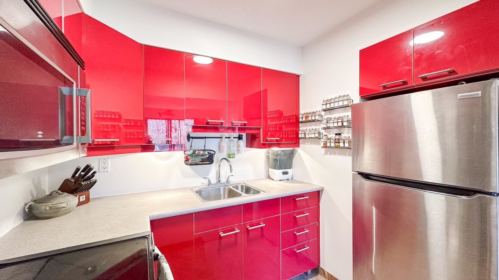 202 2080 MAPLE STREET, R3095808, BC,