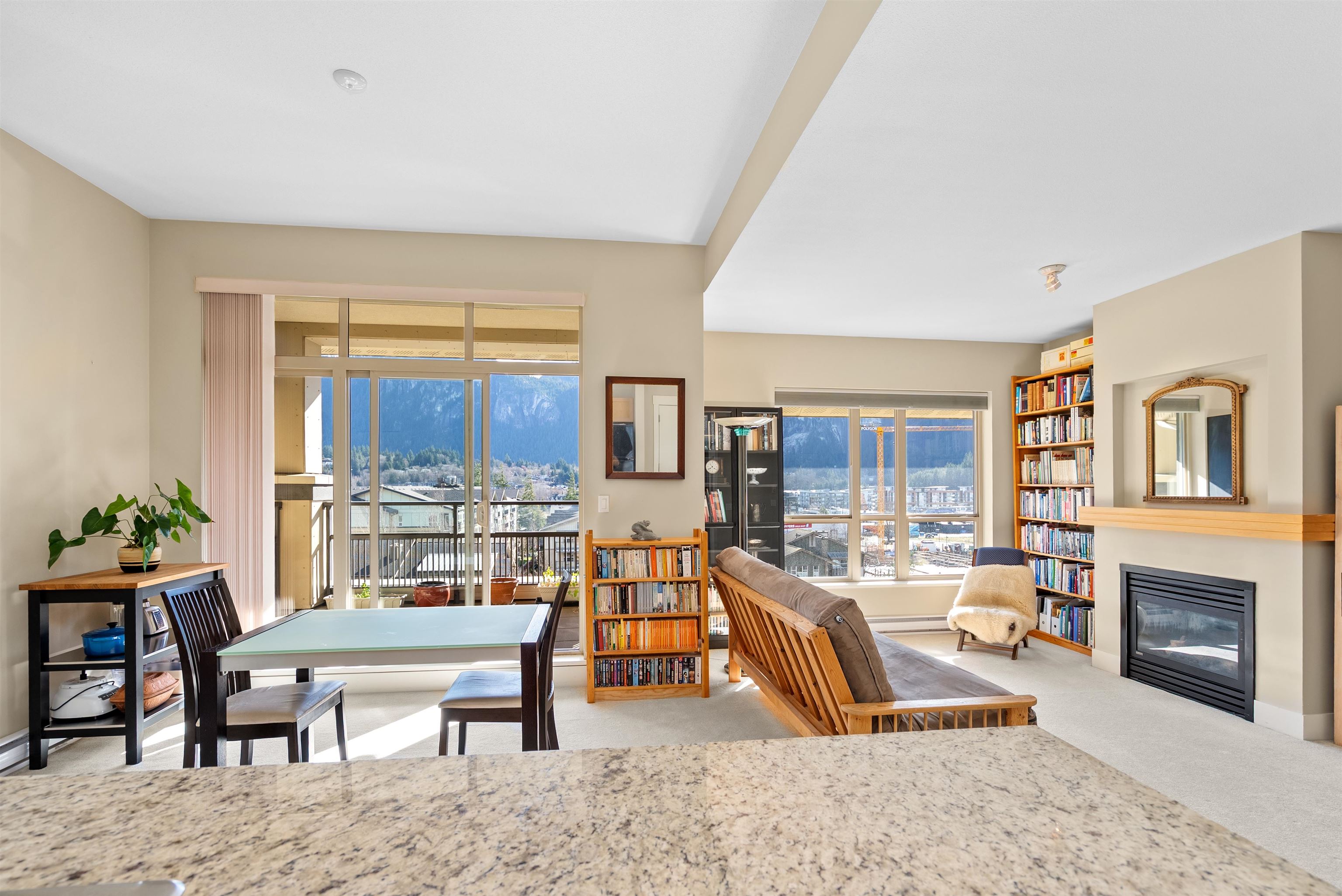 602 1211 VILLAGE GREEN WAY, R3095866, BC,