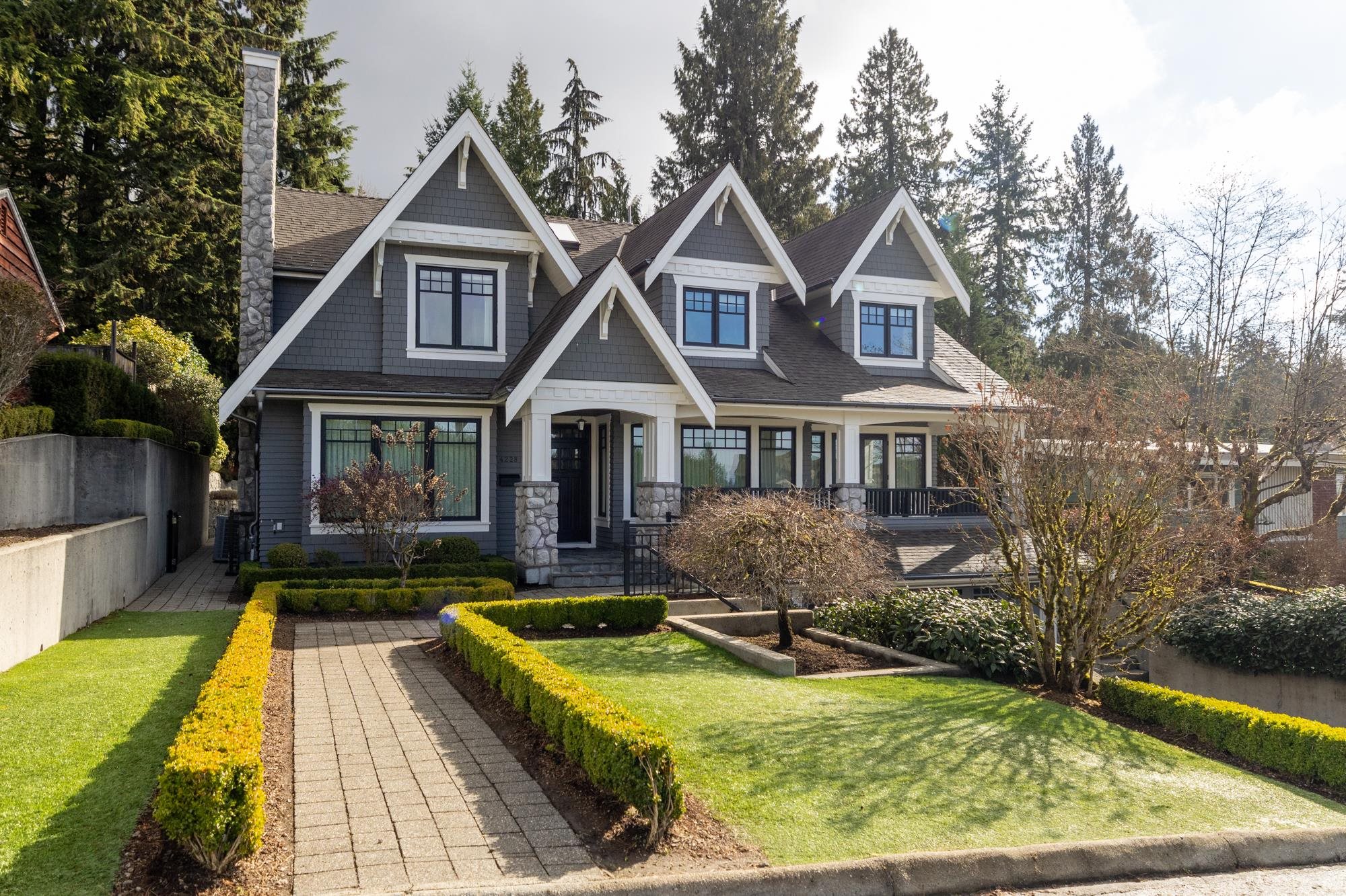 4228 SKYLINE DRIVE, North Vancouver BC V7R 3G7, R3096023, BC,