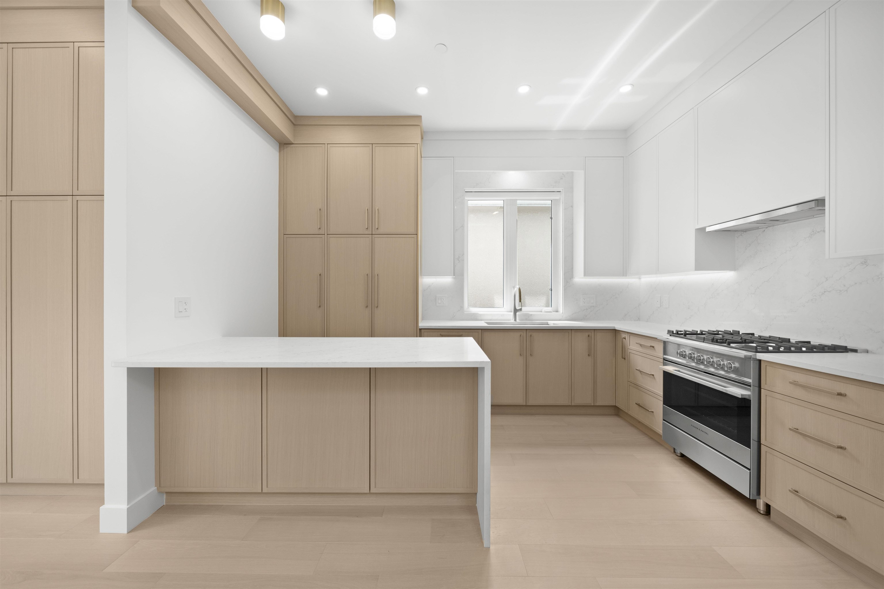 1 6461 PRINCE EDWARD STREET, R3096089, BC,