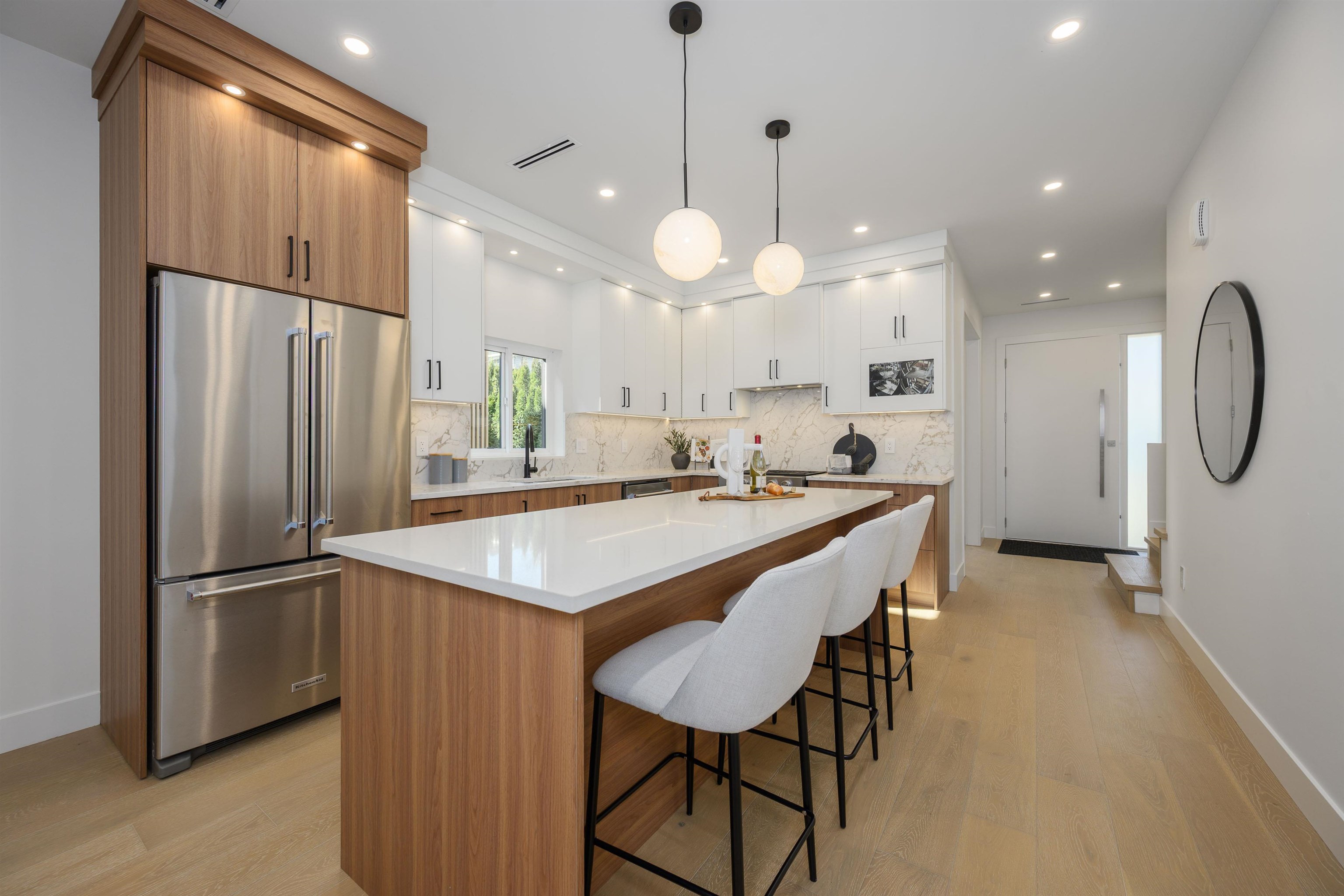 4 6176 ELGIN AVENUE, R3096141, BC,