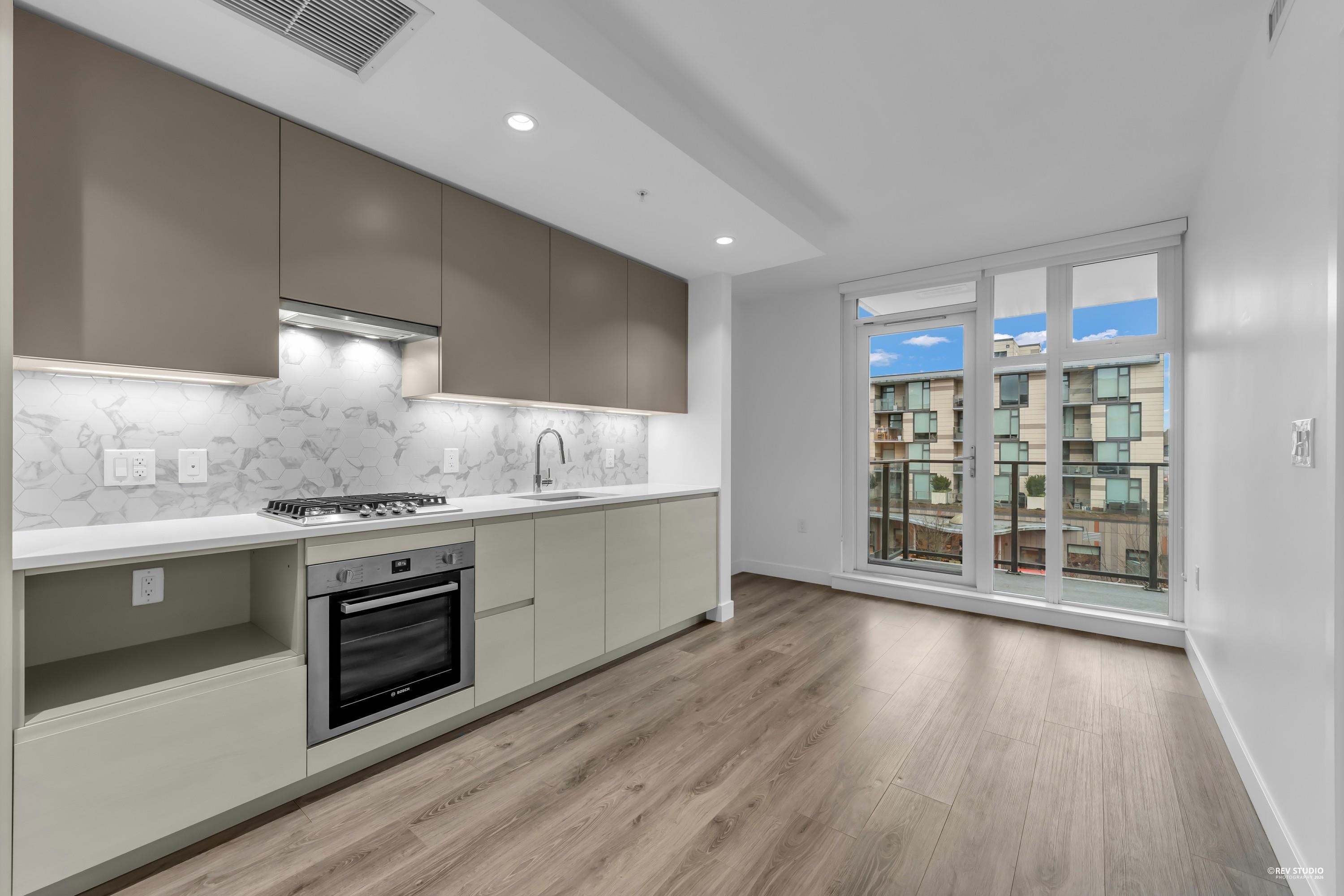 303 8121 CHESTER STREET, R3096144, BC,