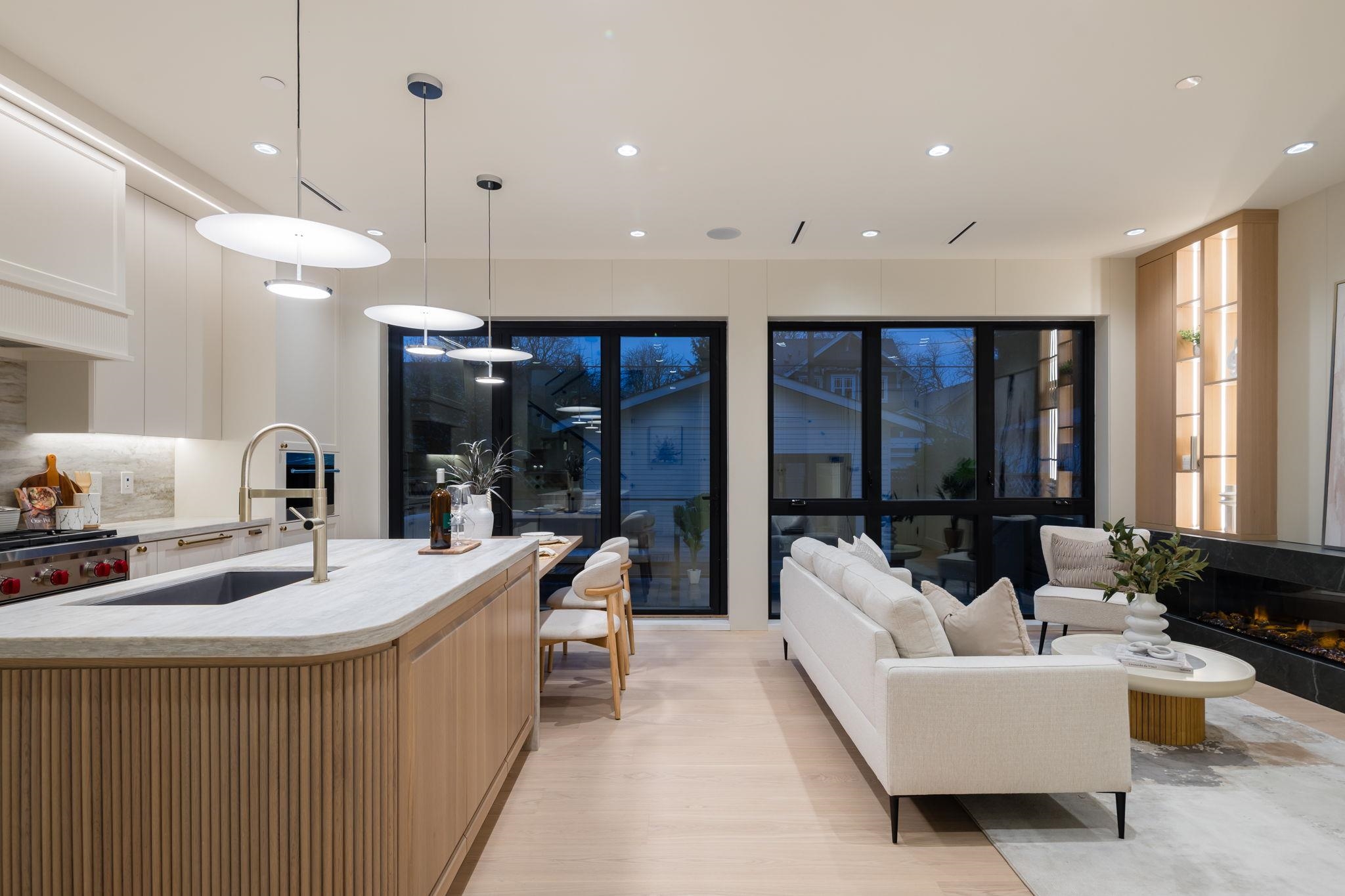 2 3036 13TH AVENUE, R3096339, BC,