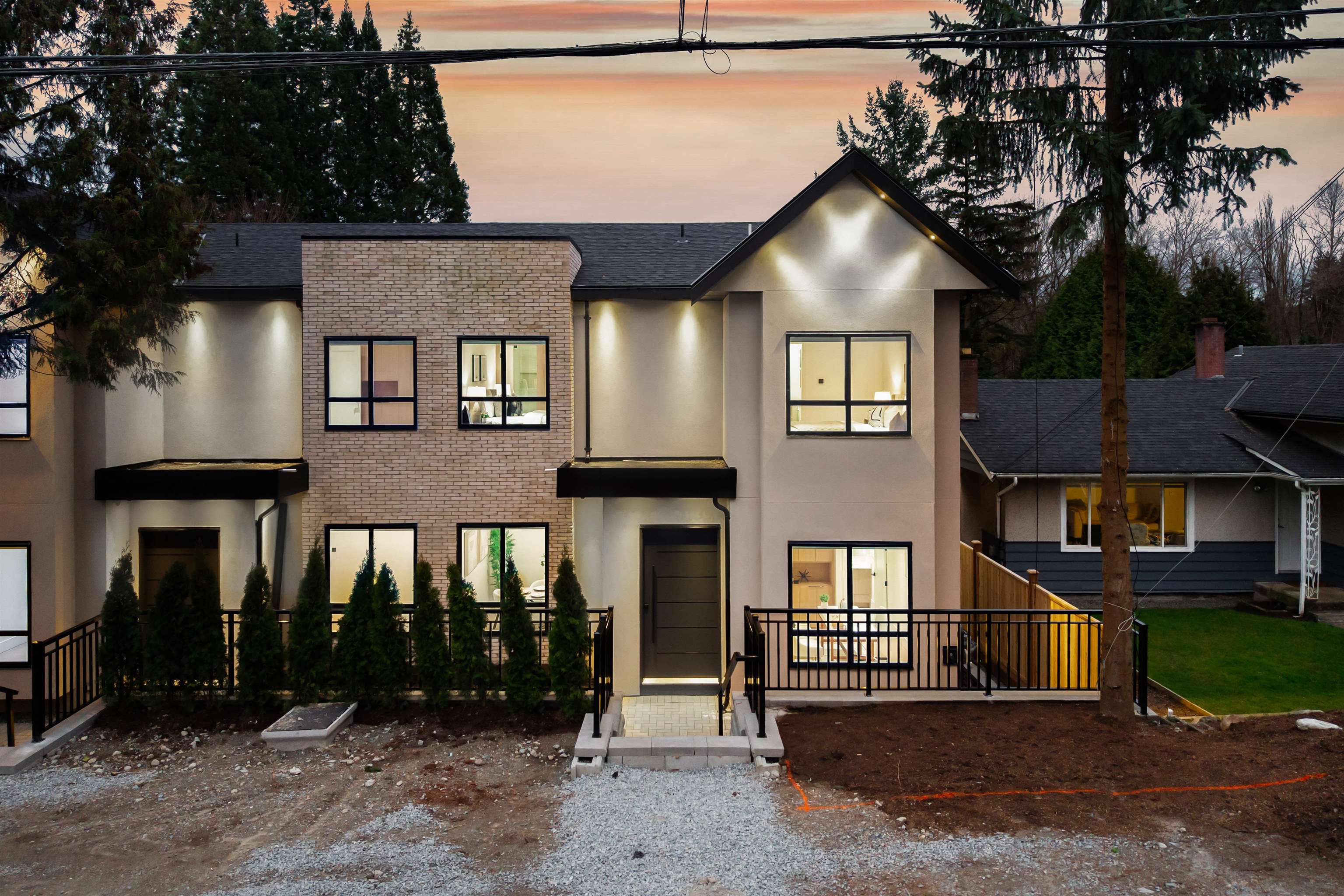 2 6070 ELGIN AVENUE, R3096376, BC,