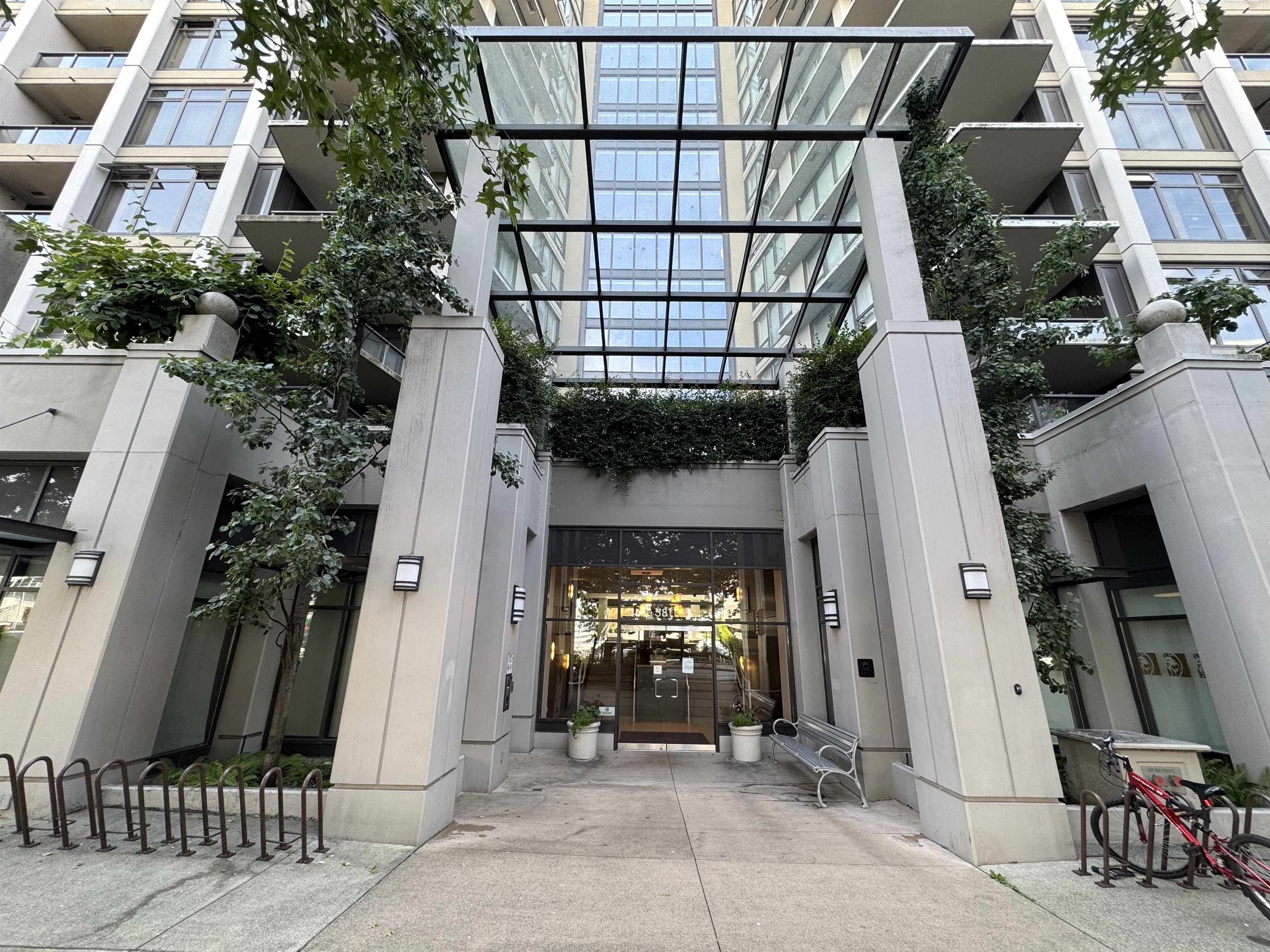 612 5811 NO. 3 ROAD, R3096713, BC,