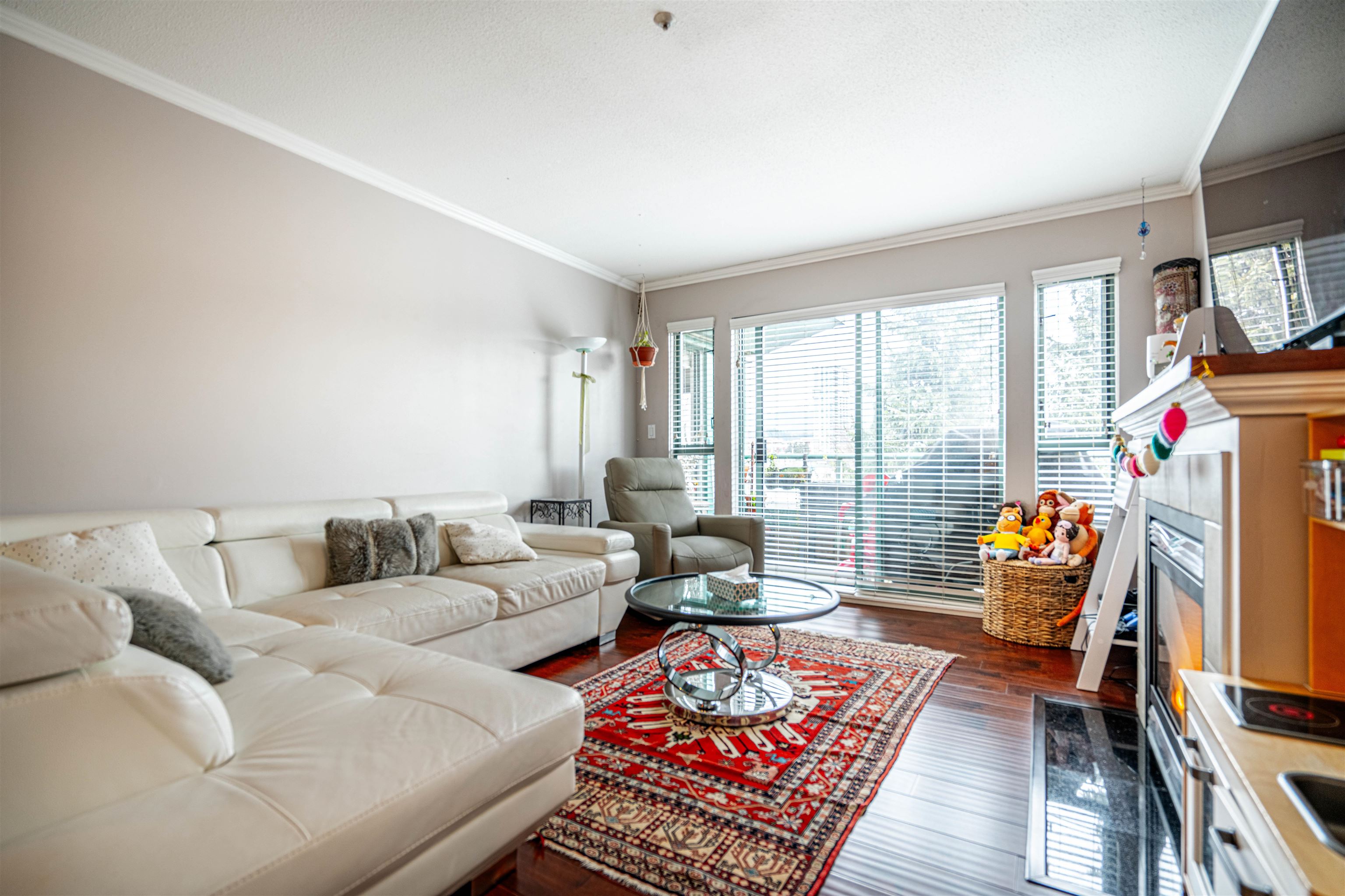 P02 223 MOUNTAIN HIGHWAY, R3096811, BC,