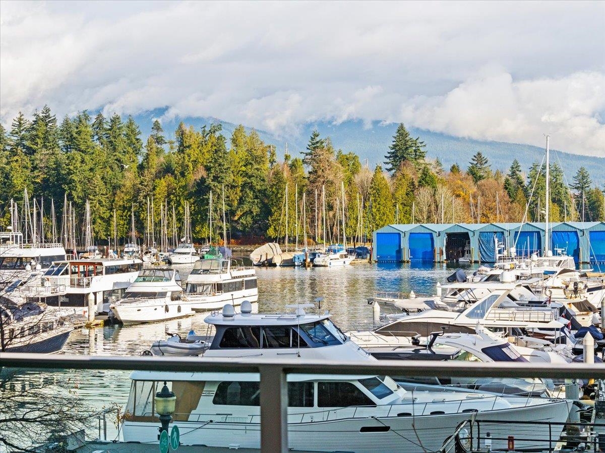 205 1717 BAYSHORE DRIVE, R3096937, BC,