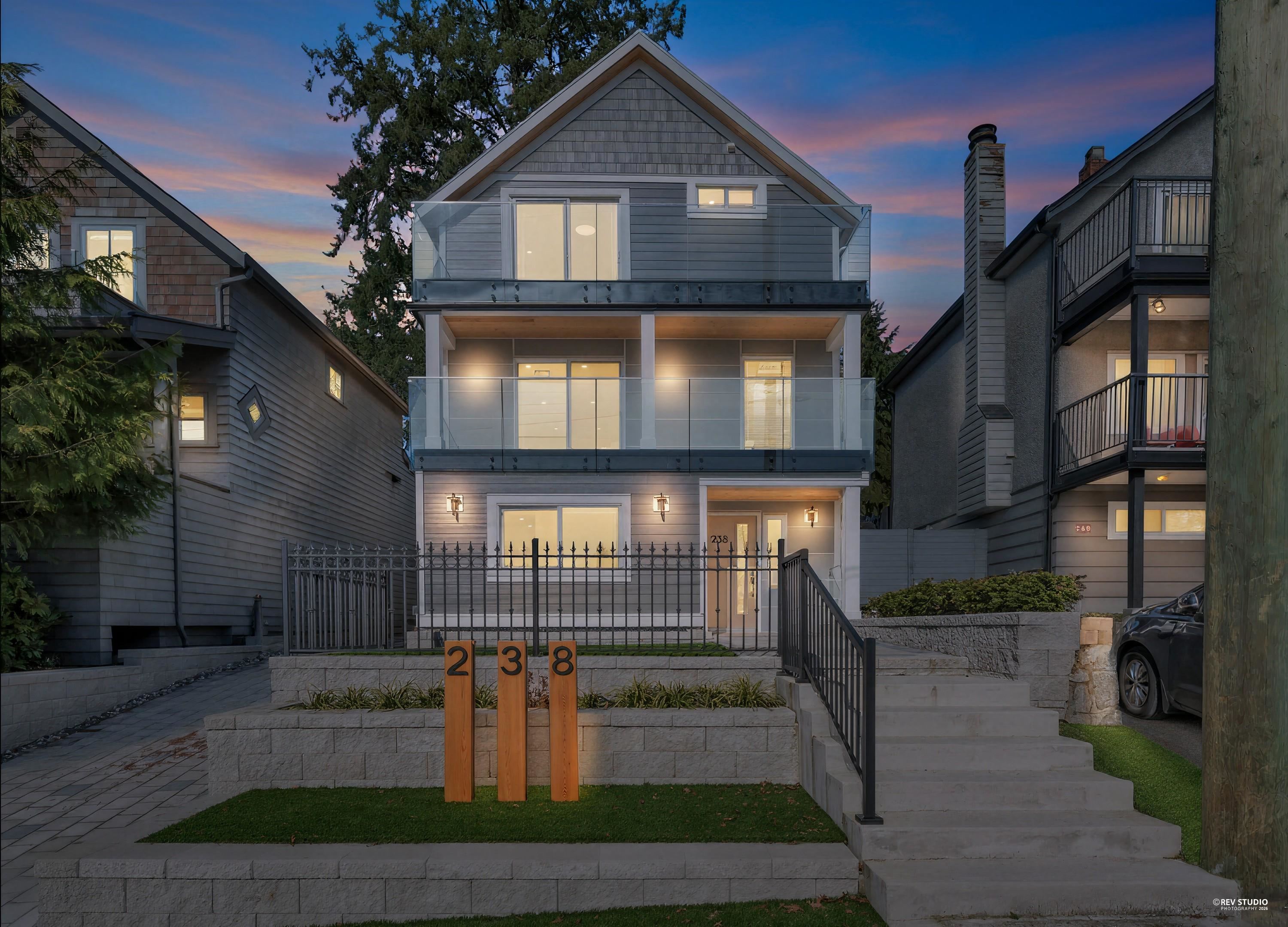 238 E 28TH STREET, North Vancouver BC V7N 1C2, R3096954, BC,