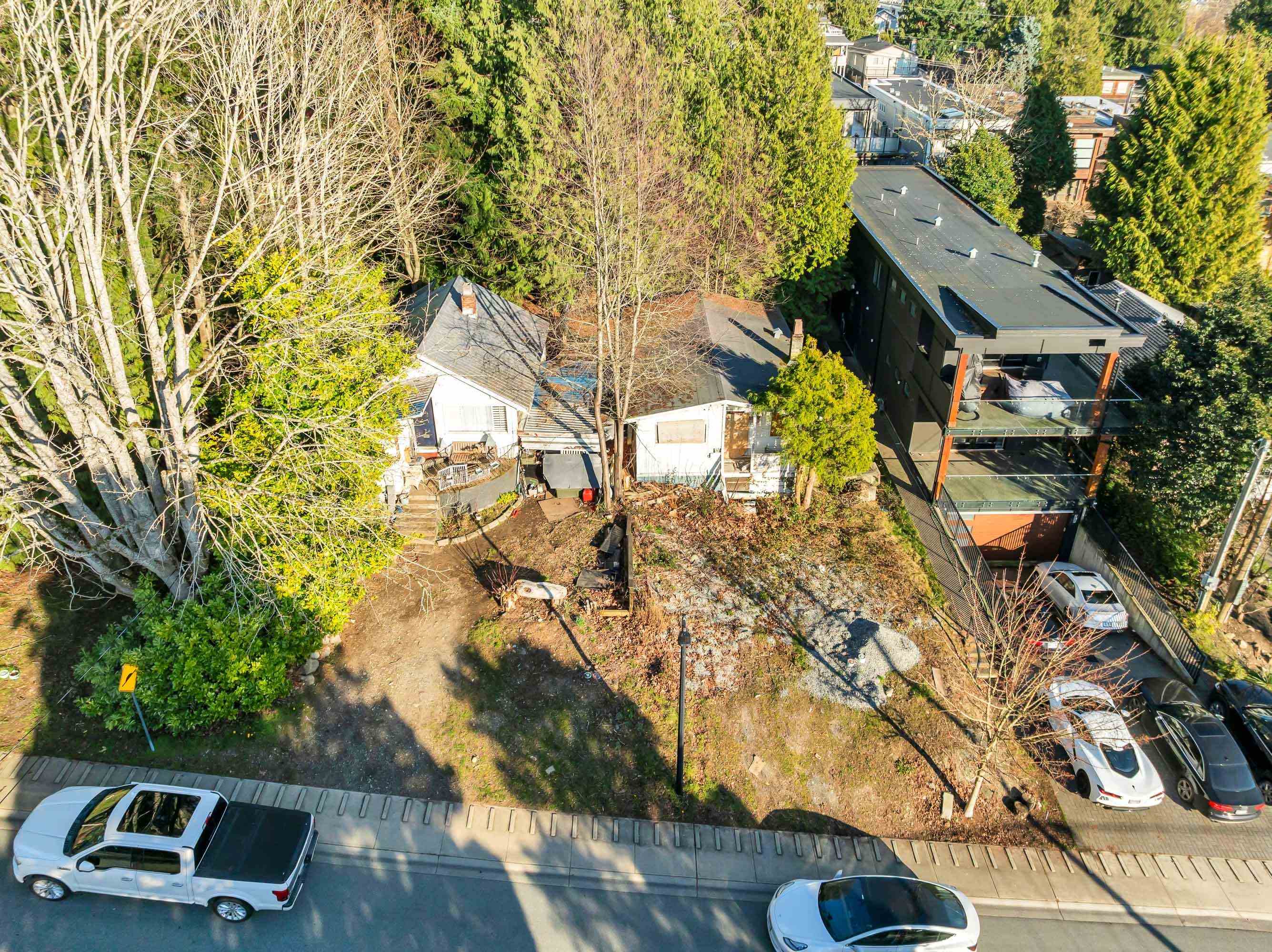 MLS® listing #R3096987 for sale located at 962 MAPLE STREET, White Rock BC V4B 4M5