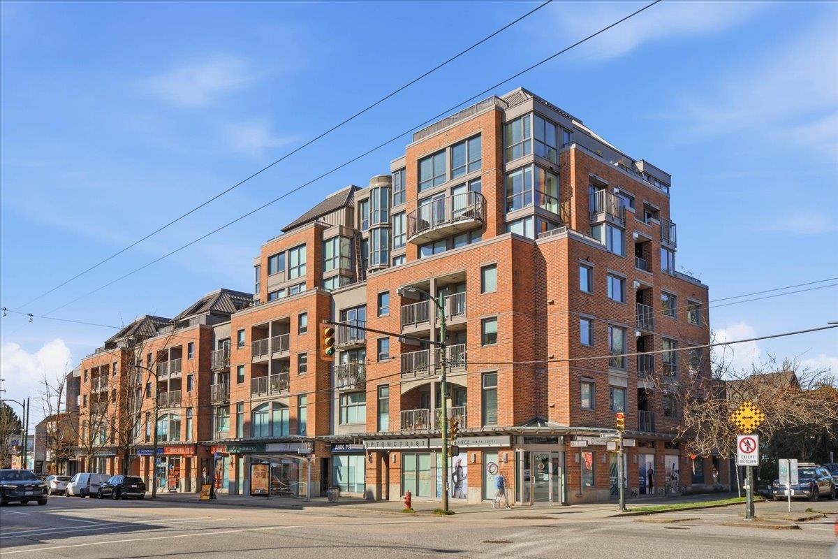 202 2483 YEW STREET, R3097037, BC,