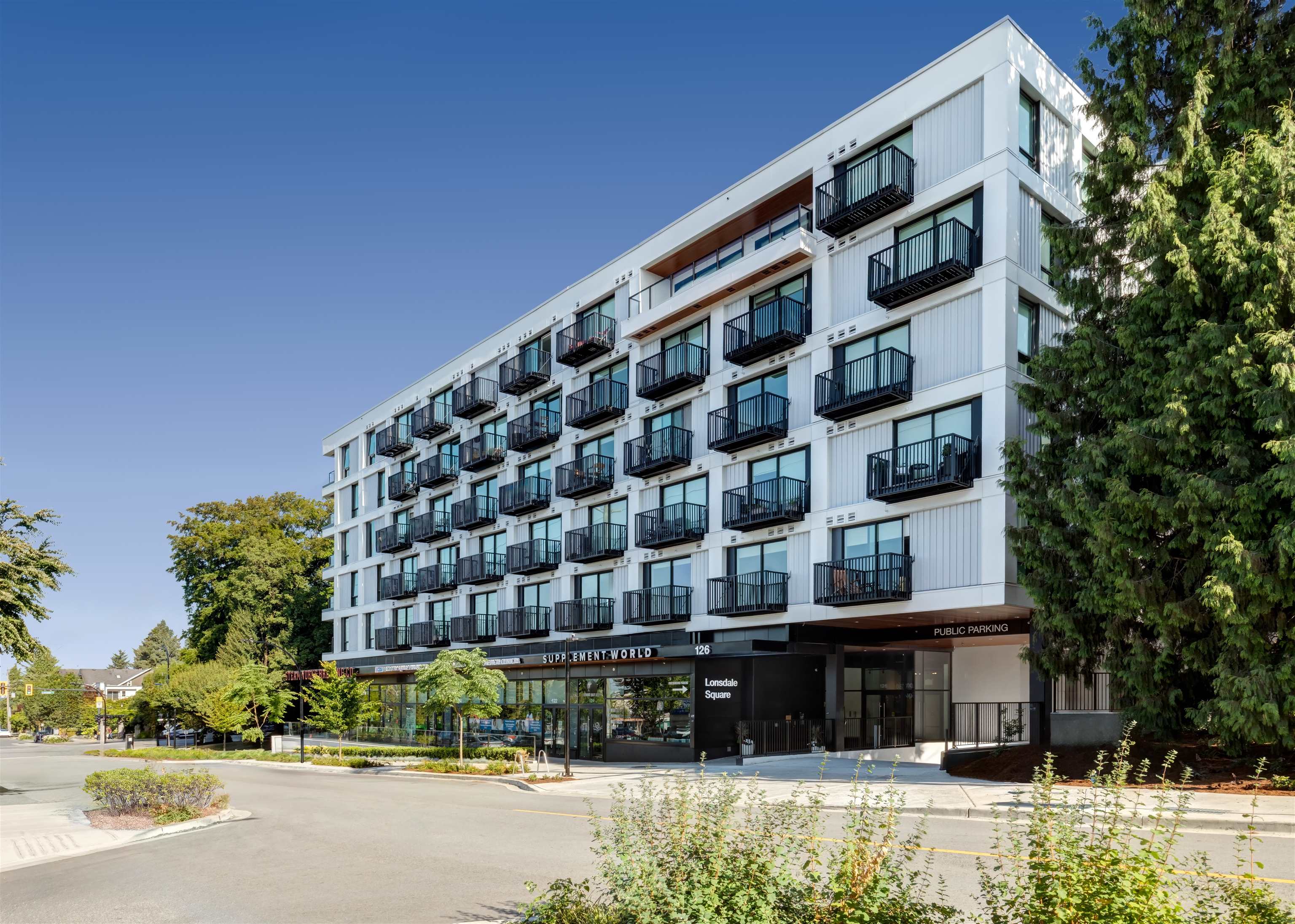 105 126 126 21ST ST E STREET, R3097263, BC,